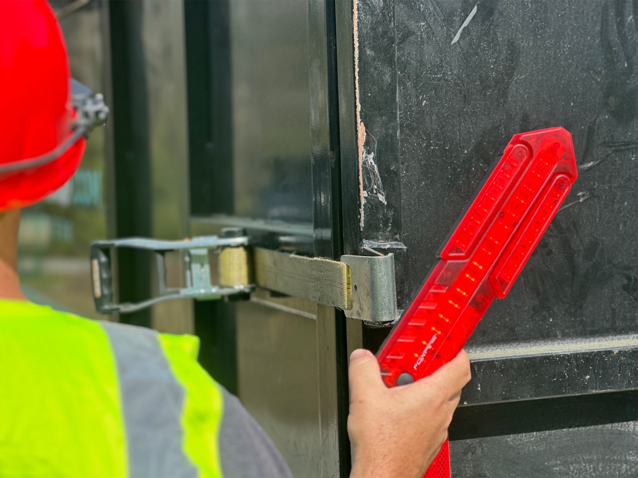 Señal de tráfico roja de seguridad Foxfire Safety de 12 pulgadas
