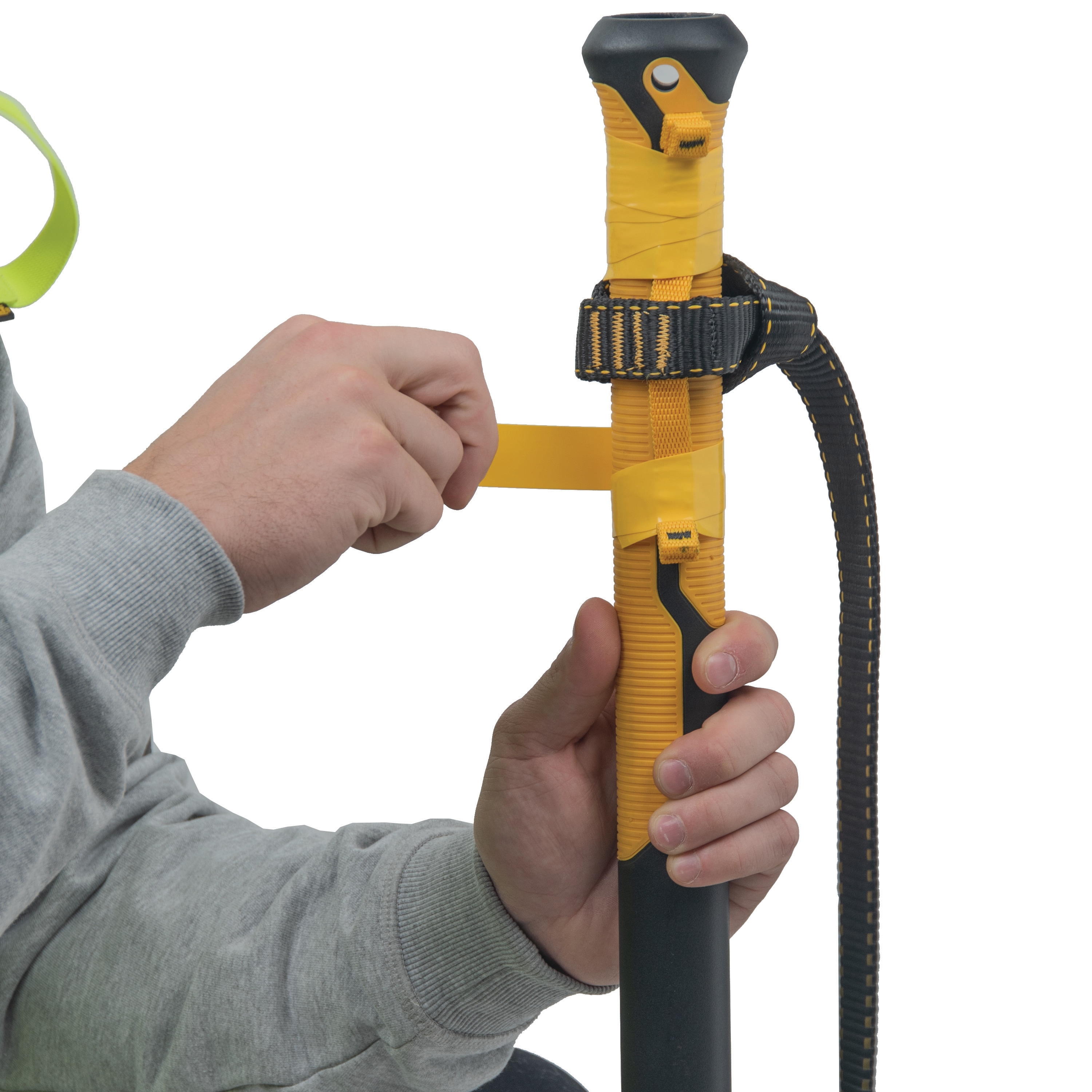 Cinta de seguridad de silicona amarilla DEWALT de 1.5 pulgadas de ancho x 12 pies de largo con agarre para herramientas DXDP810100
