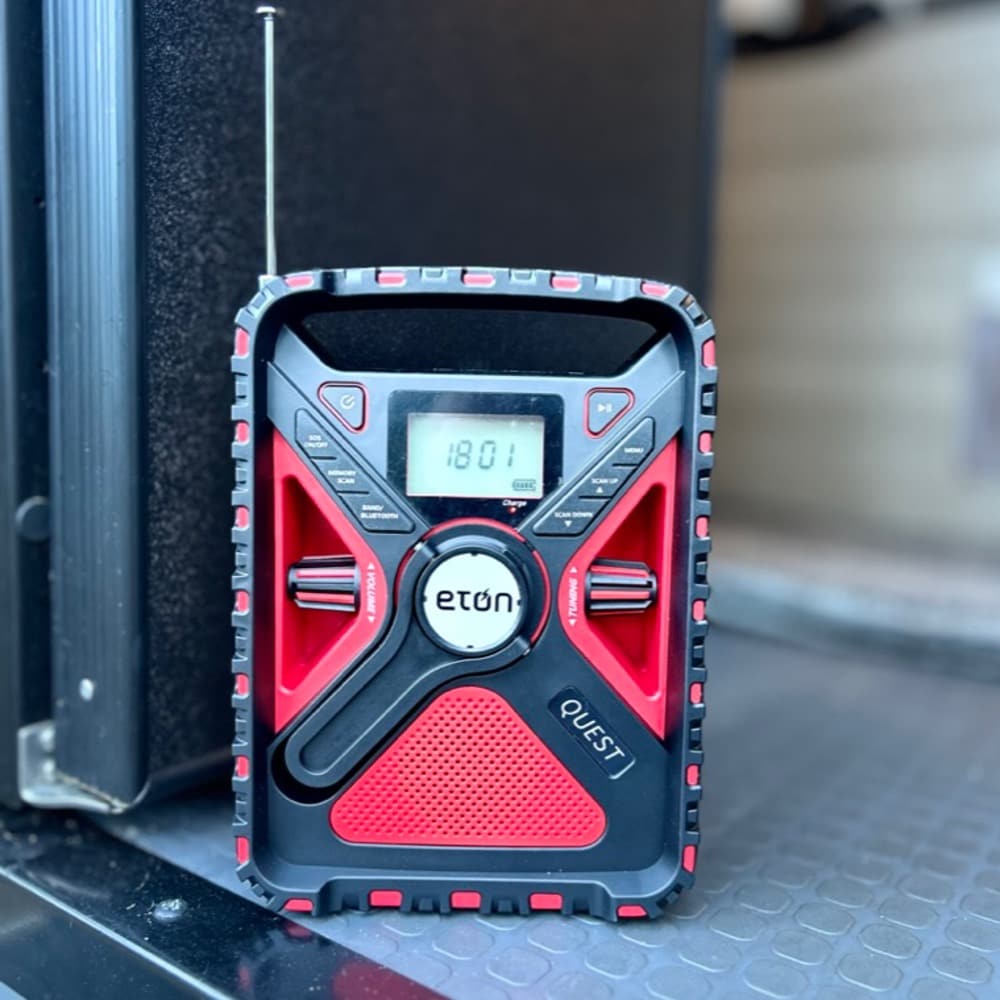 Radio meteorológica AM/FM con reloj Eton NFRX5QUEST