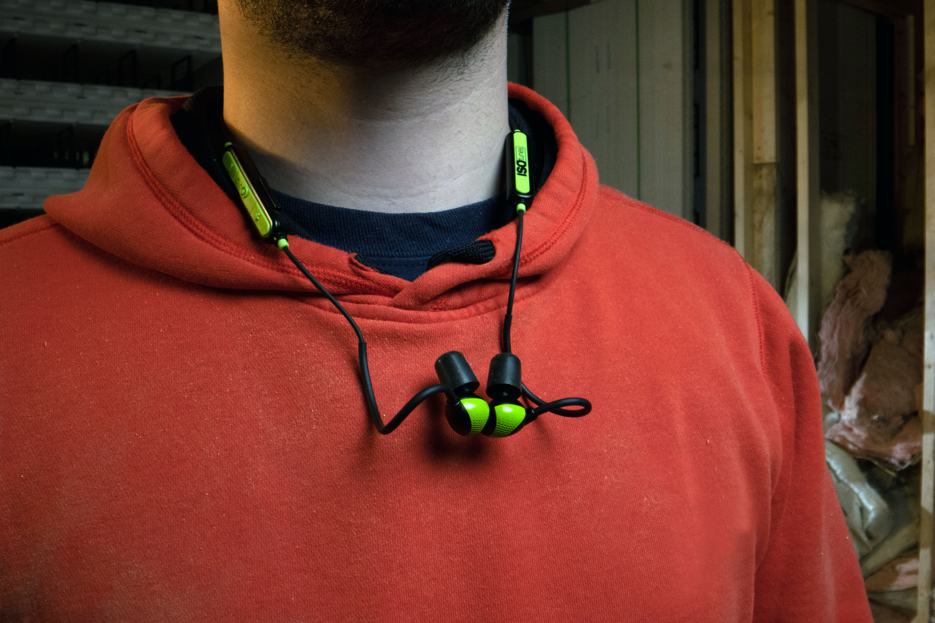 Auriculares de protección auditiva inalámbricos reutilizables con conciencia ISOtunes PRO, compatible con Bluetooth, con clasificación de reducción de ruido de 26 dB.