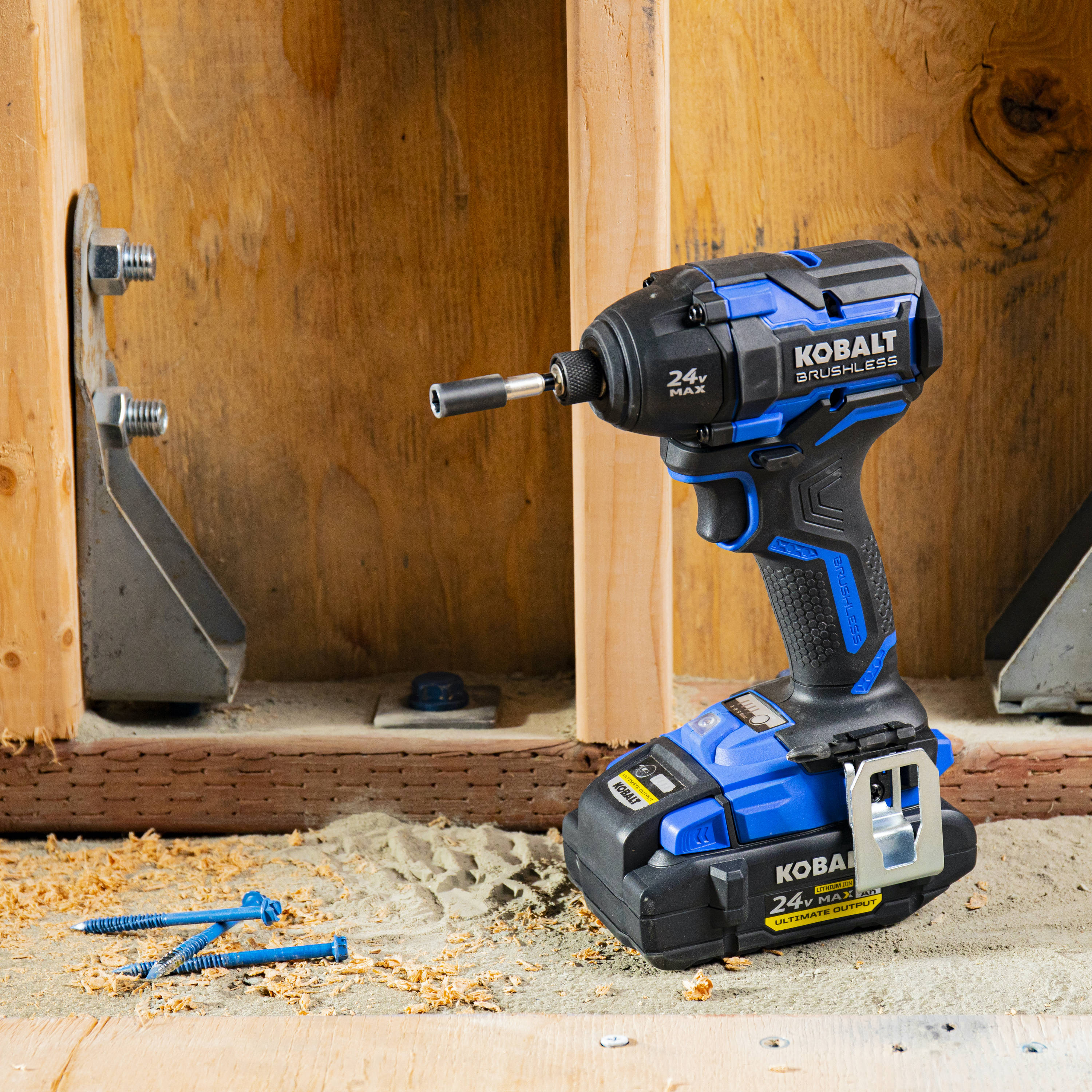 Atornillador de impacto inalámbrico sin escobillas Kobalt XTR de 24 voltios, 1/4 de pulgada (Incluye batería, cargador y estuche rígido) KXID 1424A-03