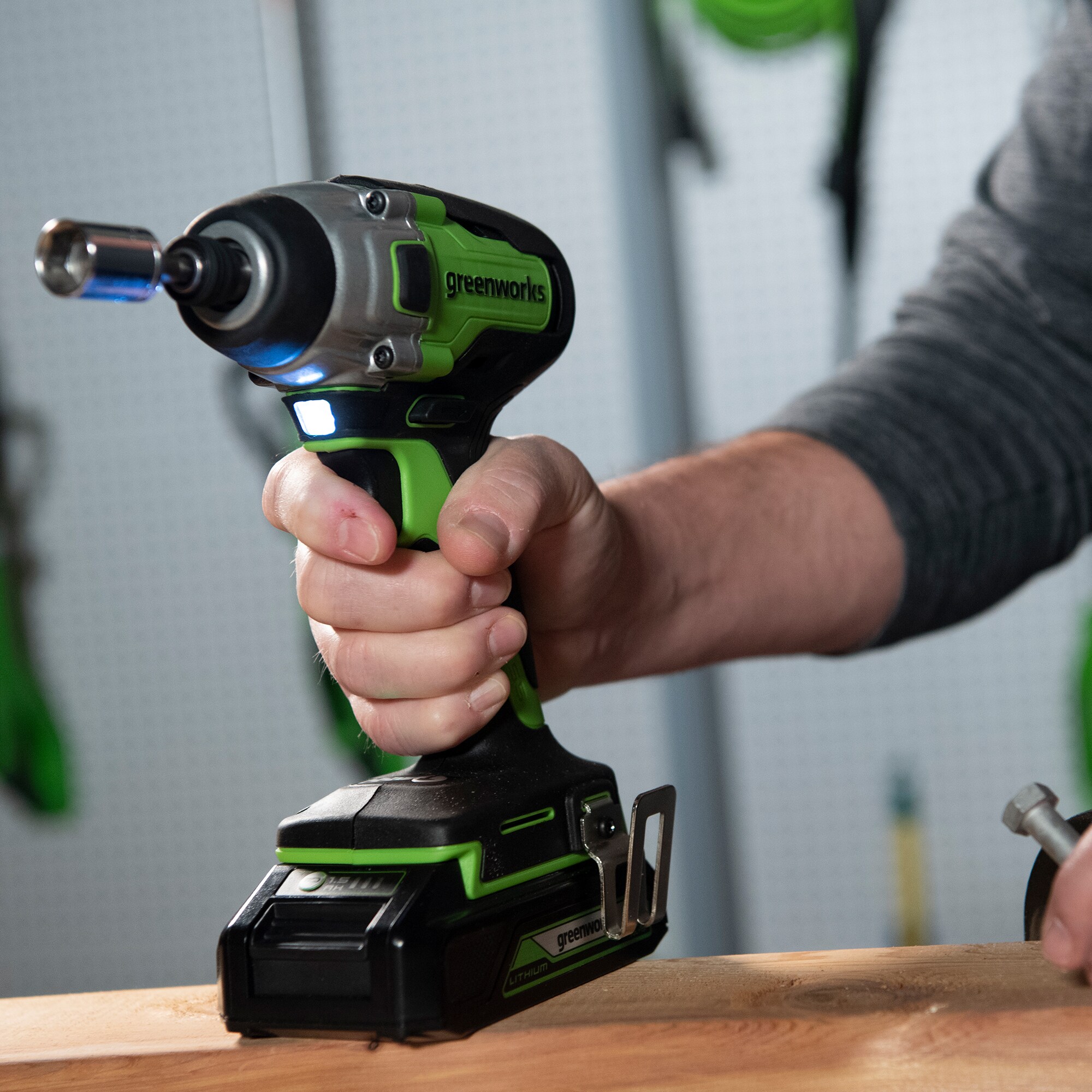 Greenworks 24-volt 1/4-pulgadas sin escobillas Inalámbrico Destornillador de impacto (Batería no incluida y cargador no incluido) IS24L00