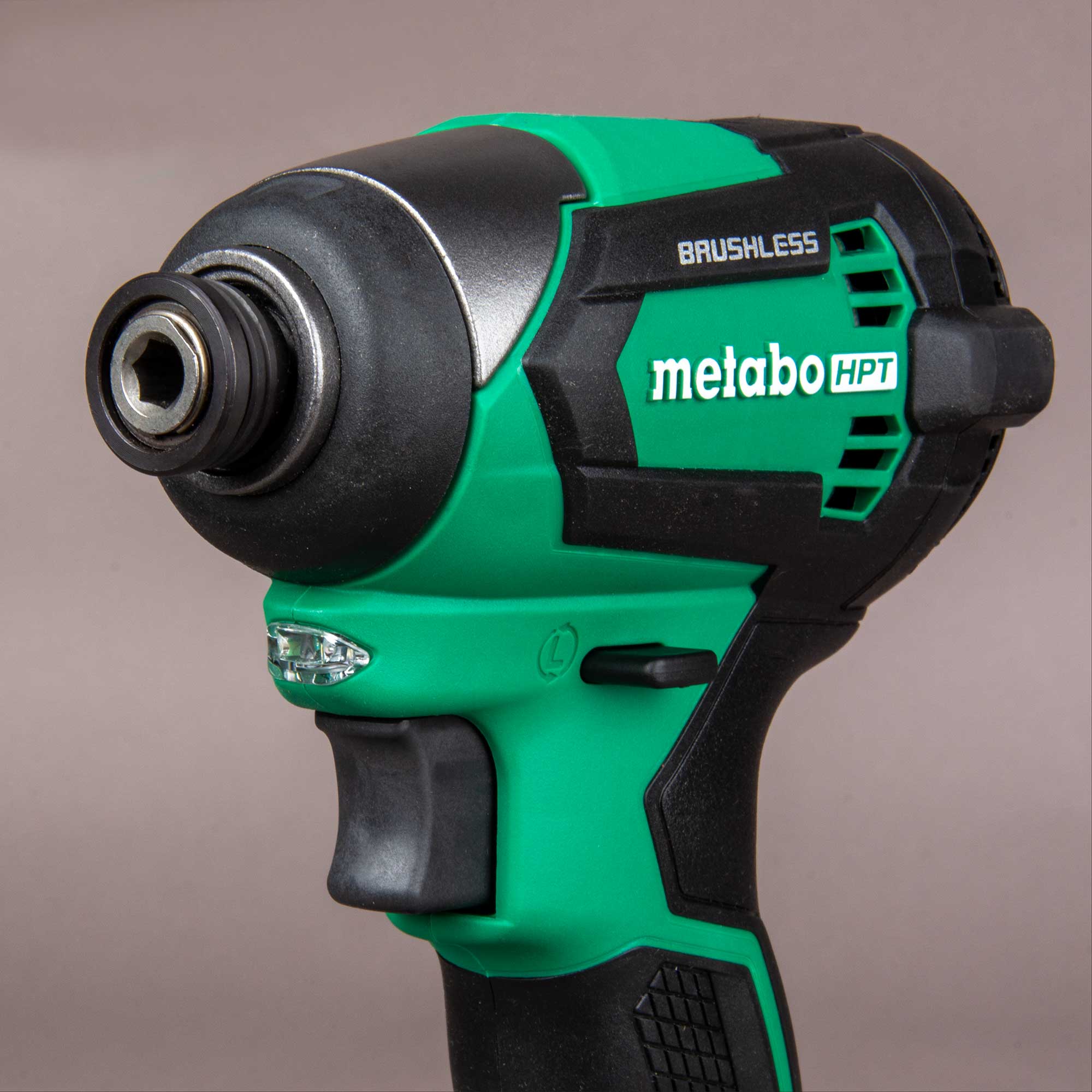 Atornillador de impacto inalámbrico sin escobillas de 1/4 de pulgada de 18 voltios de Metabo HPT (incluye batería, cargador y estuche suave) WH18DEXM