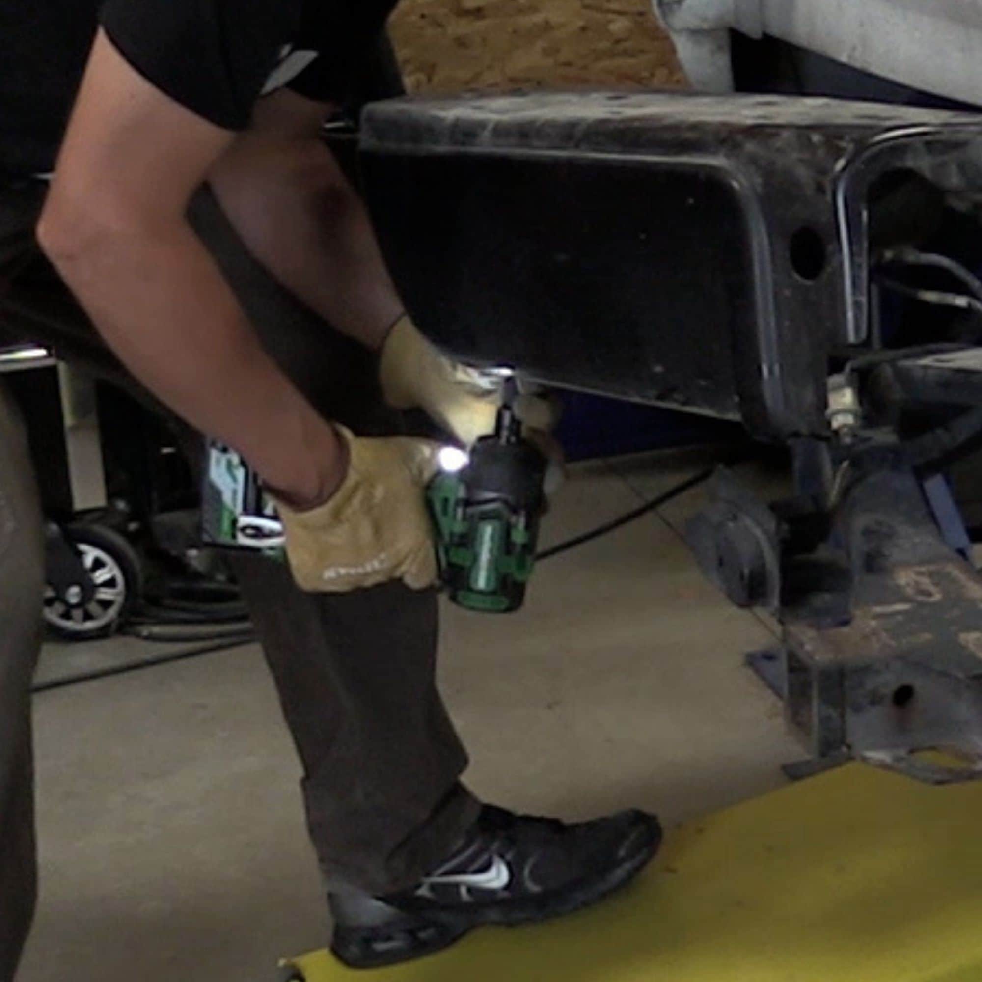 Atornillador de Impacto Inalámbrico sin Escobillas Metabo HPT de 36 voltios y 1/2 pulgada (Incluye Batería, Cargador y Estuche Resistente) WR36DEM