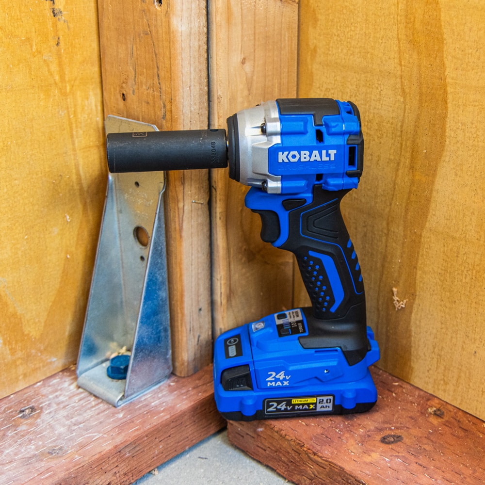 Llave de Impacto Inalámbrica Kobalt de 24 voltios con Velocidad Variable y Tecnología Sin Escobillas de 1/2 pulgadas KCIW 224B-03