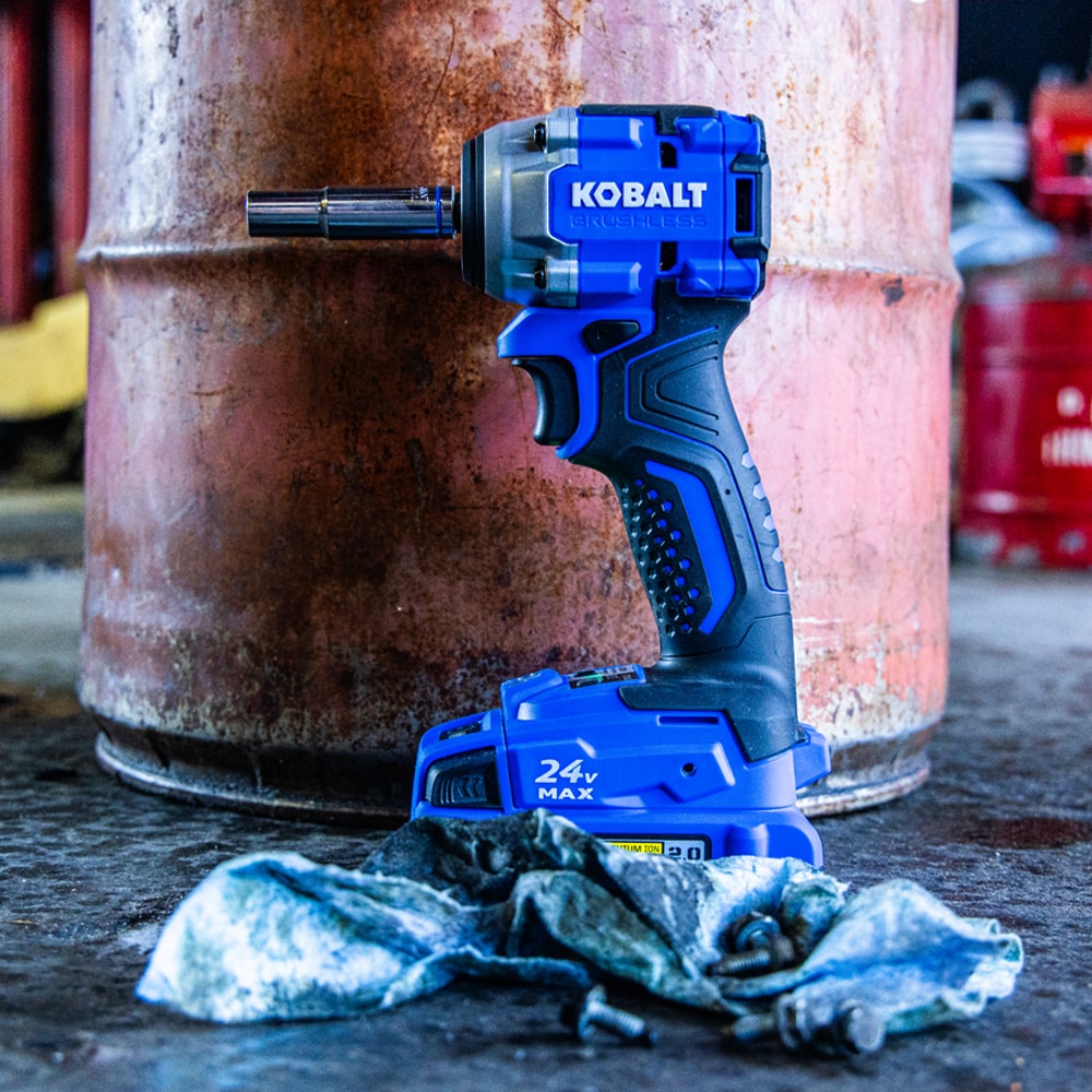 Llave de Impacto Inalámbrica Kobalt de 24 voltios con Variación de Velocidad sin Escobillas de 3/8 pulgadas (solo herramienta sin accesorios) KCIW 324B-03