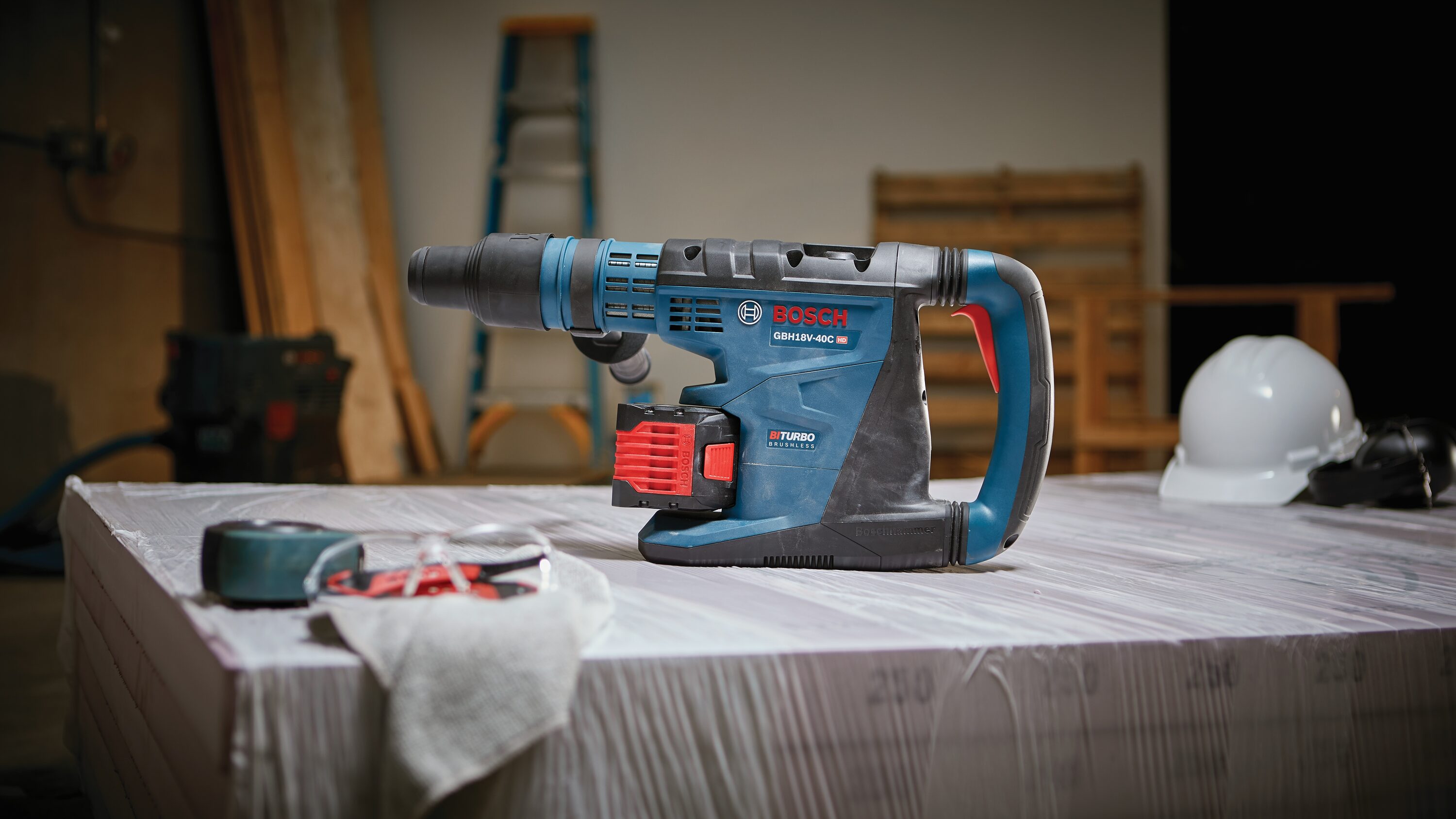 Martillo rotativo inalámbrico Bosch PROFACTOR de 18 voltios con velocidad variable SDS-Max GBH18V-40CN.