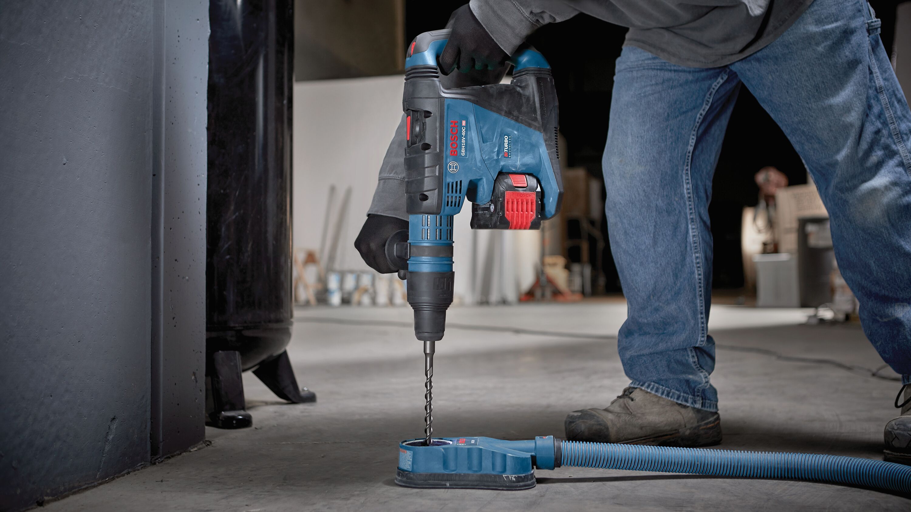 Martillo rotativo inalámbrico Bosch PROFACTOR de 18 voltios con velocidad variable SDS-Max GBH18V-40CN.