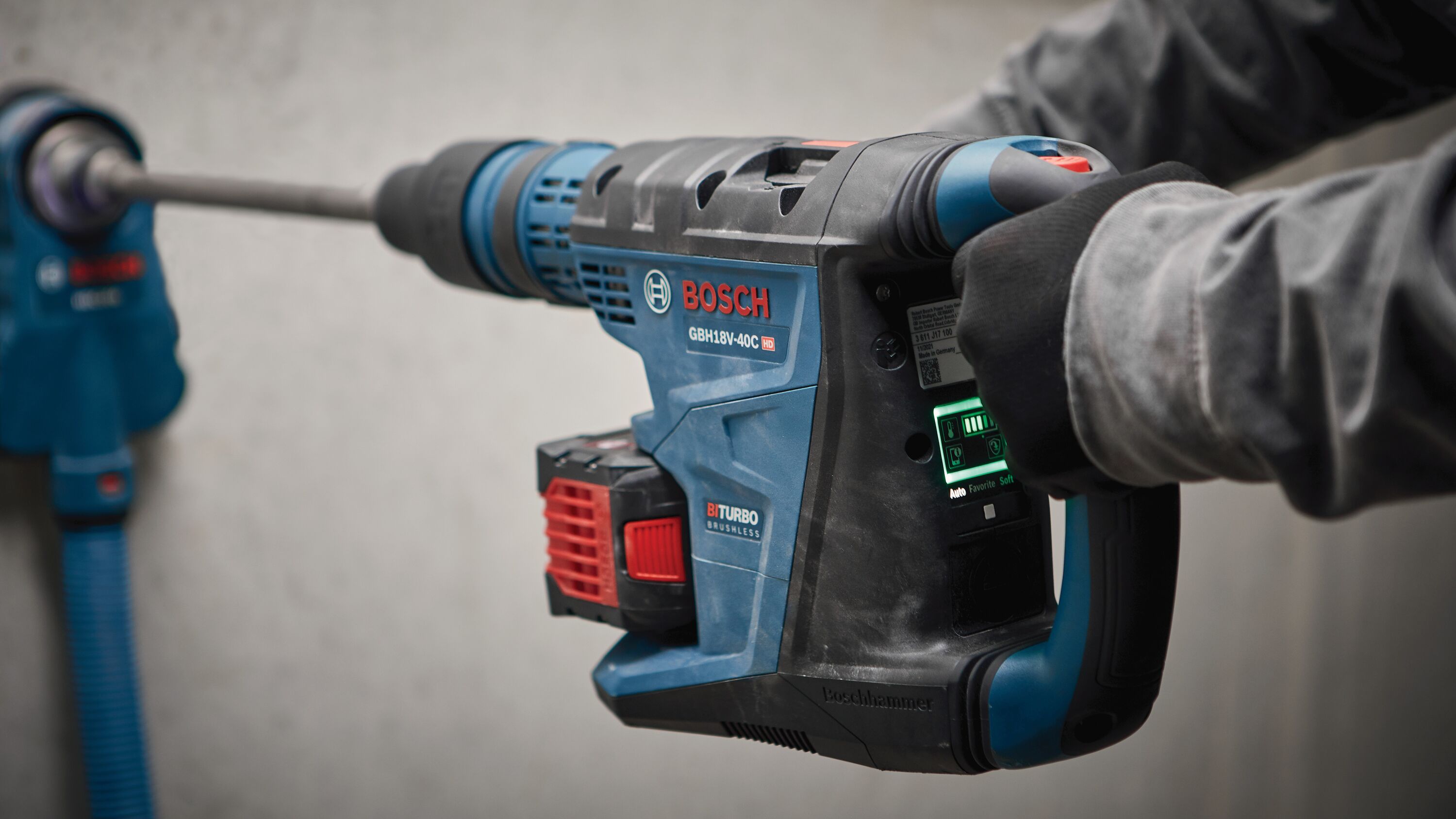 Martillo rotativo inalámbrico Bosch PROFACTOR de 18 voltios con velocidad variable SDS-Max GBH18V-40CN.