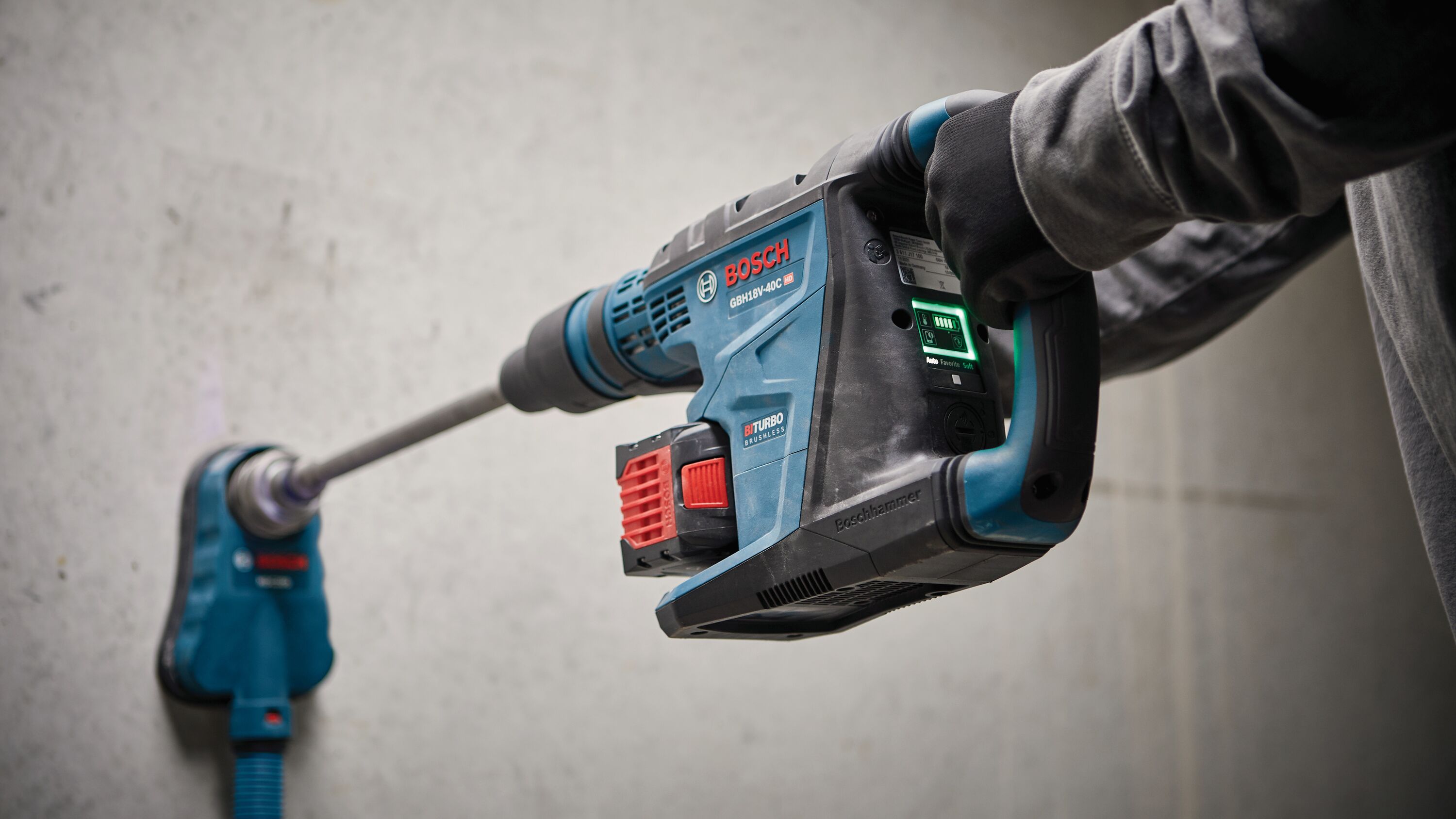 Martillo rotativo inalámbrico Bosch PROFACTOR de 18 voltios con velocidad variable SDS-Max GBH18V-40CN.