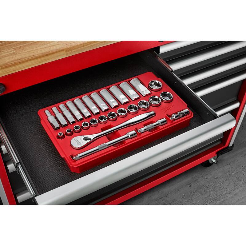 Set de herramientas mecánicas Milwaukee de trinquete y vasos de 3/8 pulgadas con medidas en sistema estándar (28 piezas) - 48-22-9408.