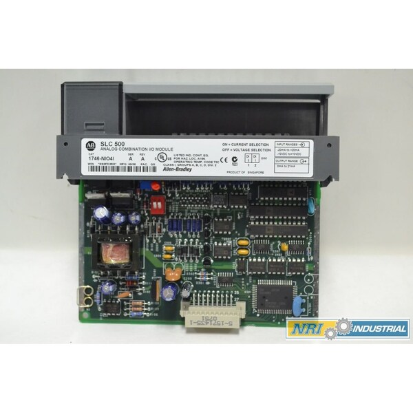 Allen Bradley Módulo de E/S de combinación analógica SLC 500 Ser A - 1746-NIO4I