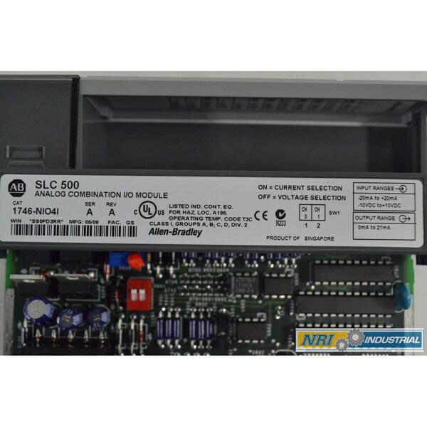 Allen Bradley Módulo de E/S de combinación analógica SLC 500 Ser A - 1746-NIO4I
