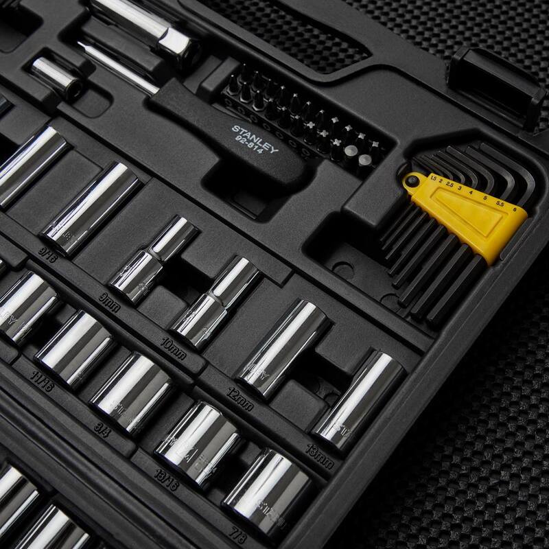 Juego de dados Stanley de 3/8 in. y 1/4 in. con trinquetes (123 piezas) - STMT71652