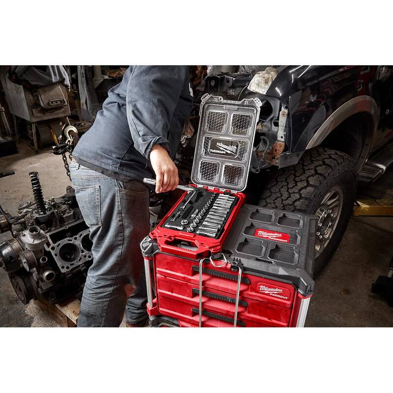 Juego de herramientas de mecánica con llave de trinquete métrica de 3/8 pulgadas de Milwaukee con estuche PACKOUT y placa de montaje PACKOUT (32 piezas) - 48-22-9482-48-22-8485