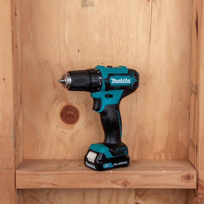 Makita 12V máx. CXT Taladro Atornillador Inalámbrico de 3/8 pulg. de Velocidad Variable de Iones de Litio, 2.0 Ah con Clip para Cinturón y Maletín de Herramientas - FD09R1