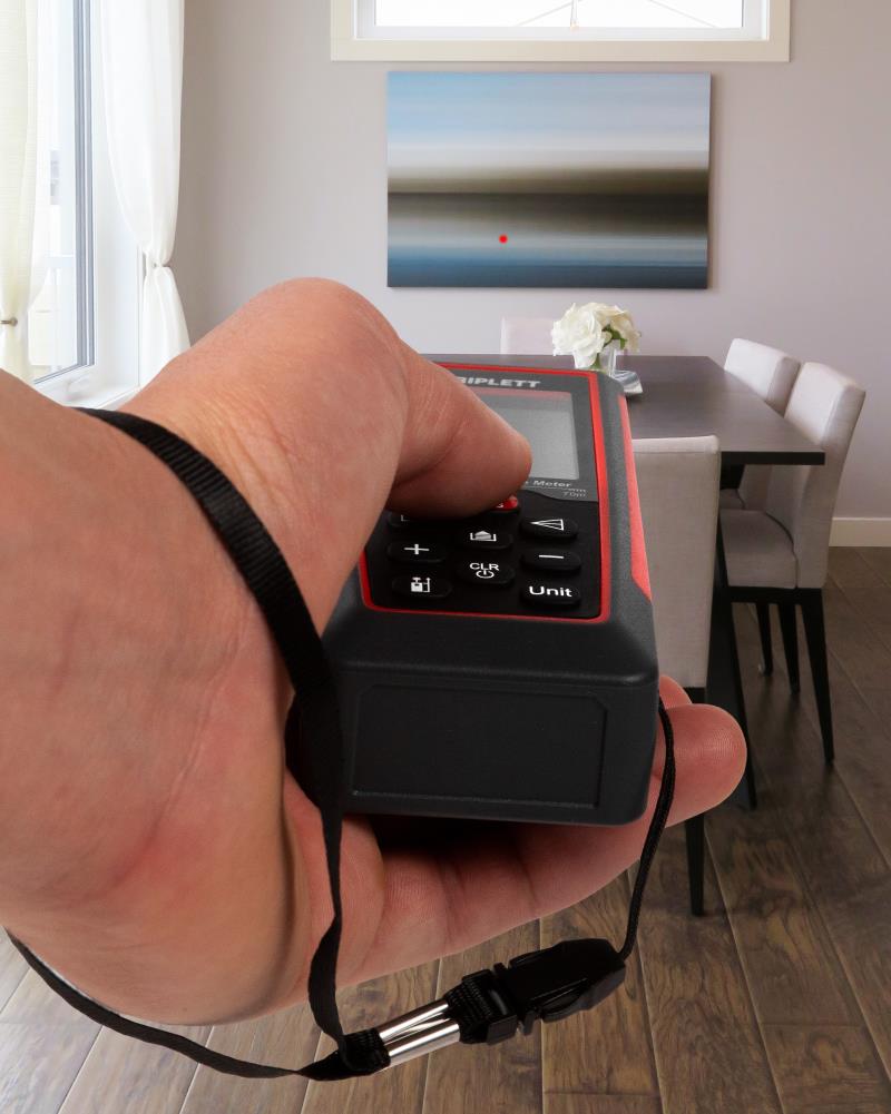 Medidor de distancia láser rojo para interiores/exteriores TRIPLETT de 230 pies con pantalla retroiluminada LD70