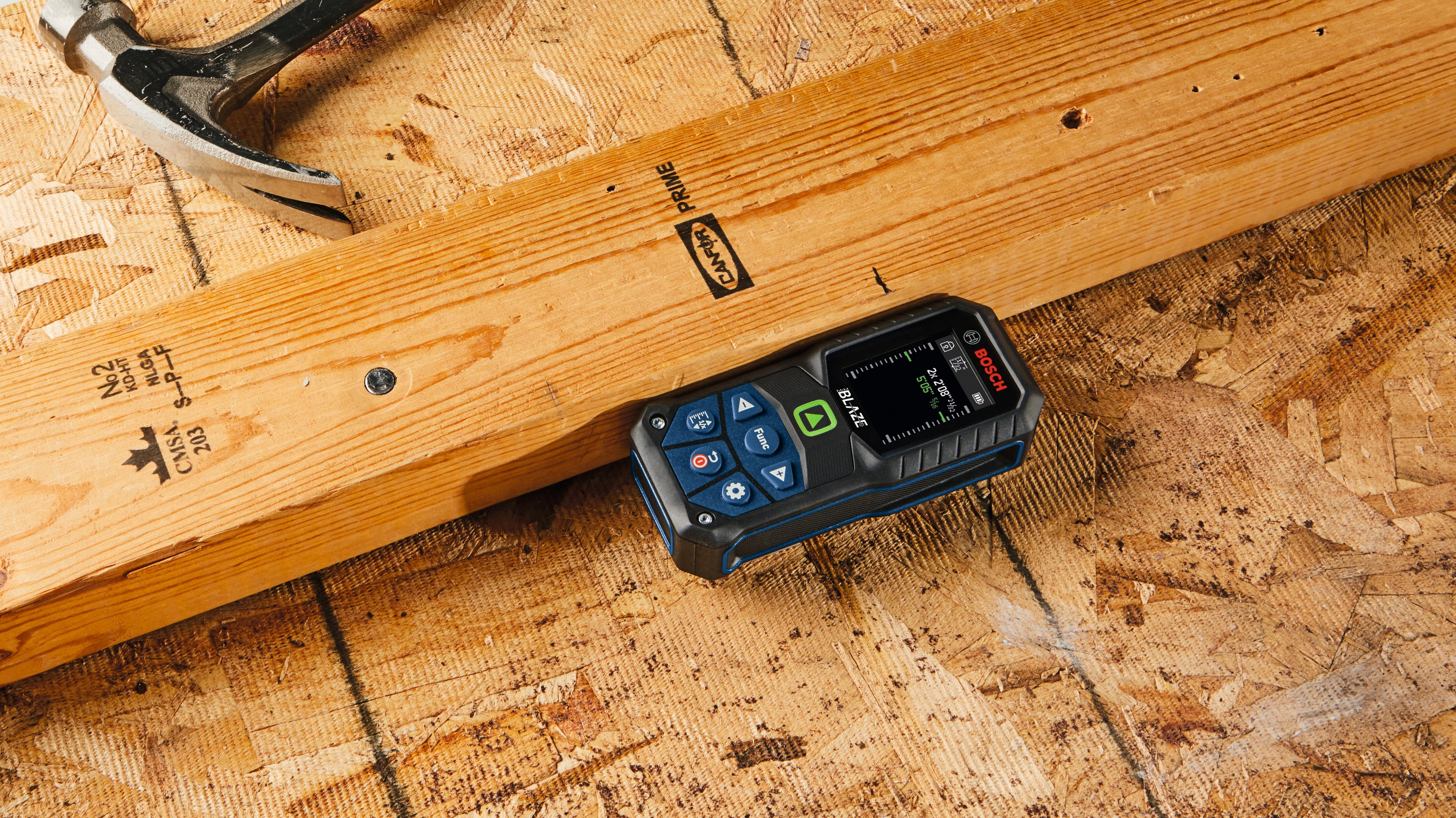 Medidor de distancia láser Bosch Blaze GLM165-27CGL de 165 pies para interiores con pantalla retroiluminada y compatibilidad Bluetooth GLM165-27CGL en verde.
