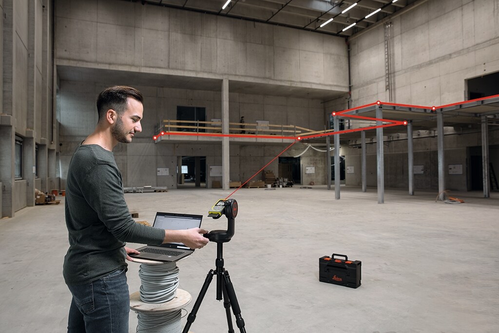 Medidor de distancia láser rojo para interiores y exteriores de Leica Geosystems de 800 pies con pantalla retroiluminada y compatibilidad con Bluetooth X6 PRO-KIT
