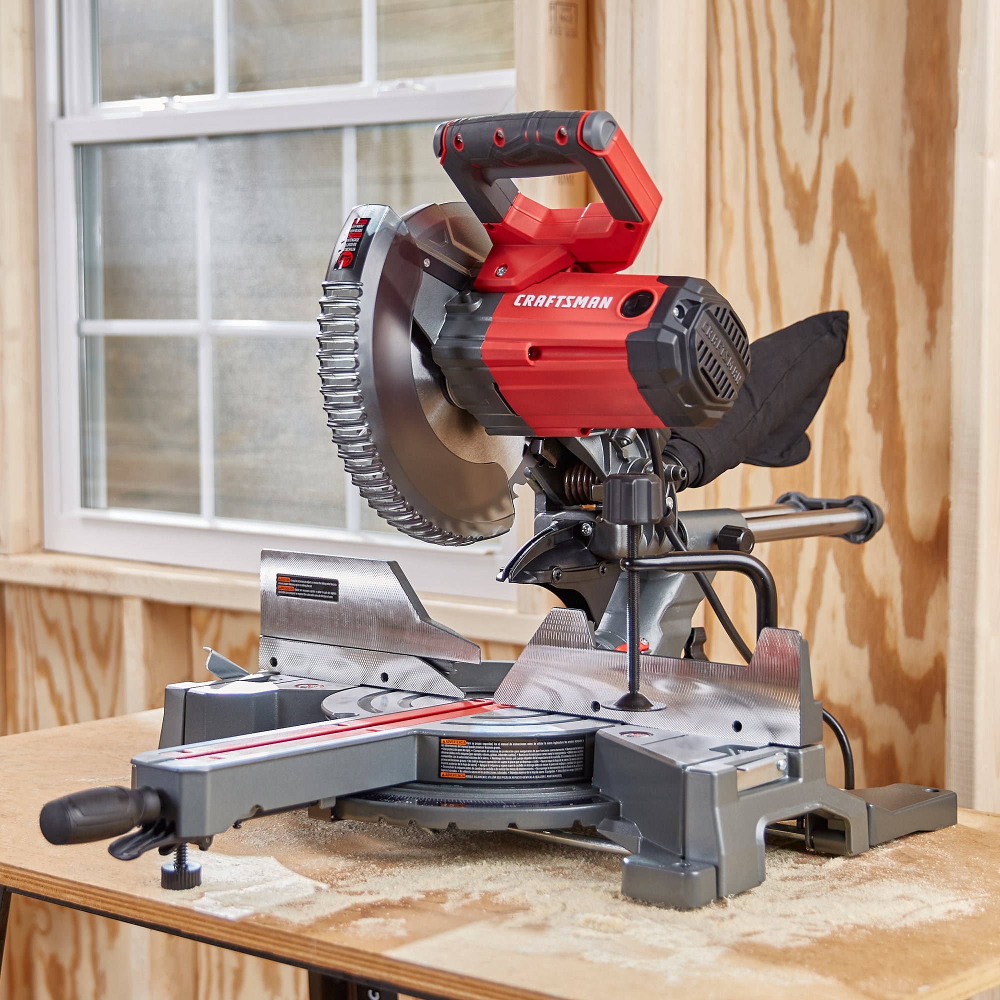 Sierra ingletadora deslizante con bisel único de 10 pulgadas y 15 amperios de CRAFTSMAN CMXEMAX69434501