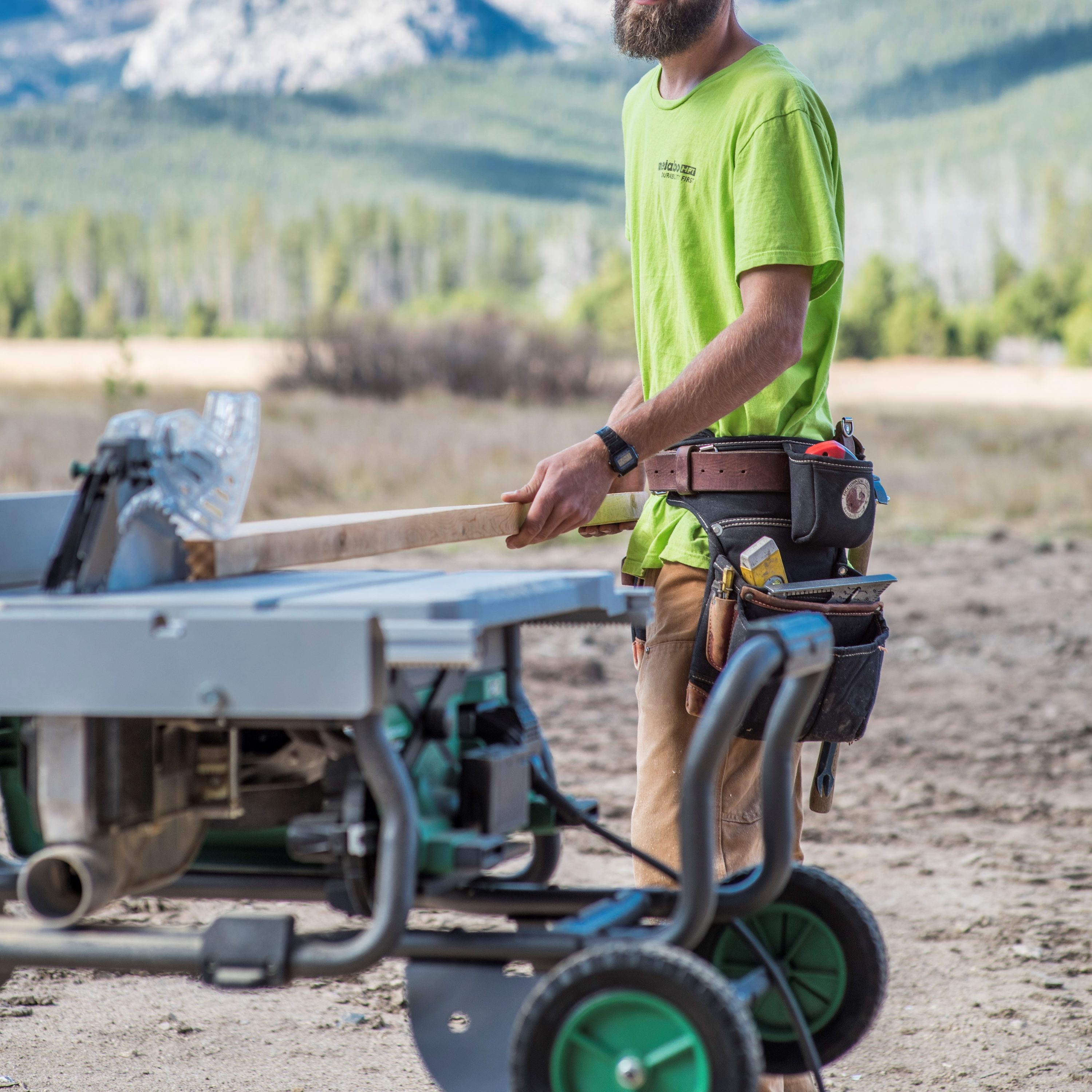 Sierra de mesa portátil MultiVolt de 10 pulgadas y 36 voltios para obra, modelo C3610DRJQ4M