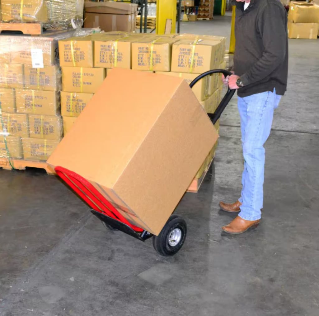 Carretilla de mano de servicio pesado de acero negro con capacidad de 800 libras y 2 ruedas Milwaukee DC49515