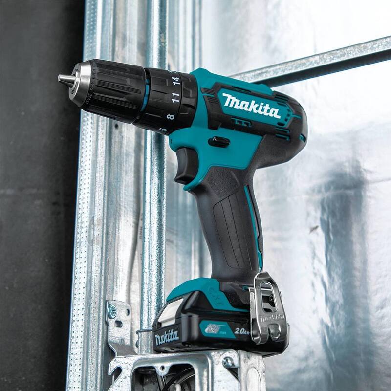 Kit de Martillo Atornillador Makita 12V max CXT de 3/8 pulgadas con batería de iones de litio de 2.0 Ah - PH06R1