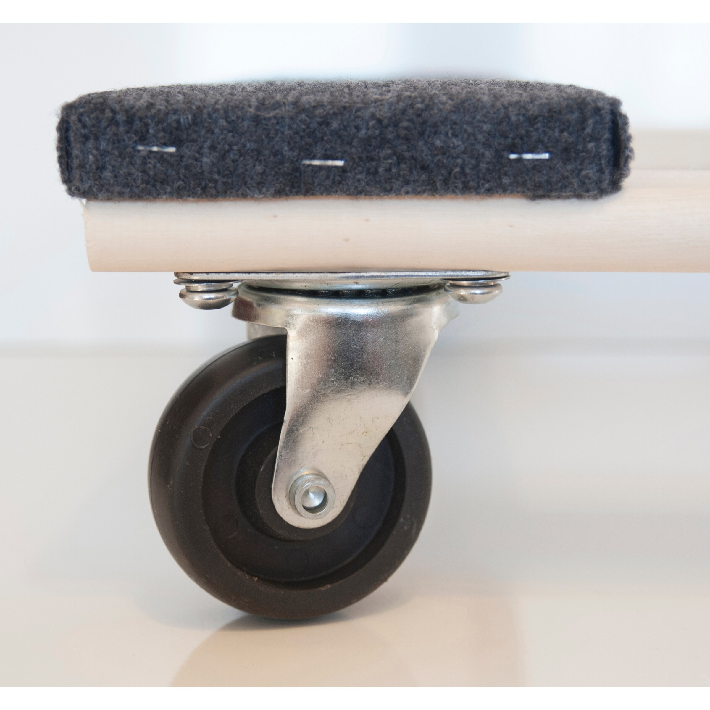 Mueble con ruedas de madera negra de Buffalo Tools con capacidad de 1000 libras
