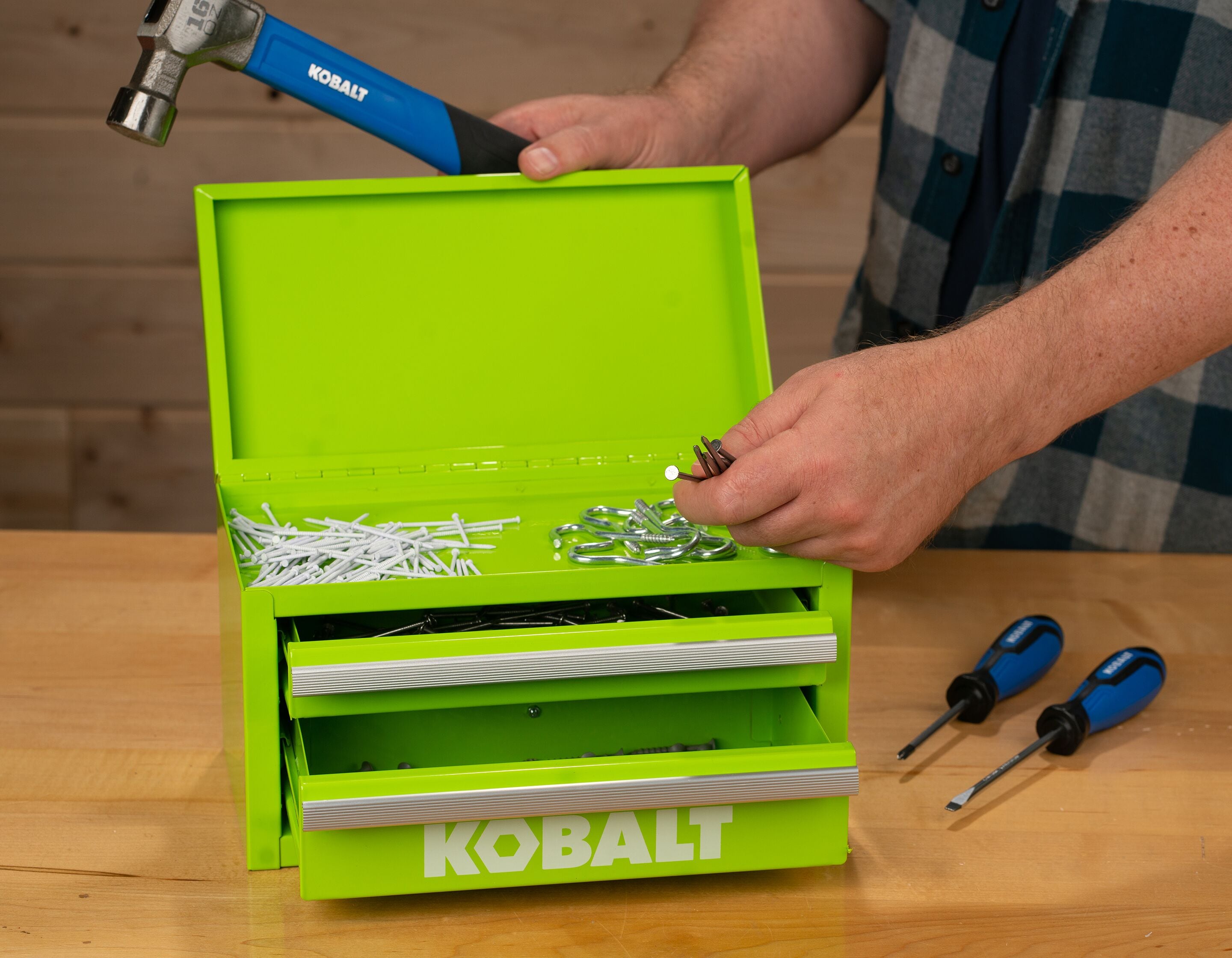 Caja de herramientas portátil mini Kobalt 10.83 pulgadas de ancho x 5.91 pulgadas de alto x 5.91 pulgadas de profundidad, 2 cajones, caja de herramientas de acero negro 54195