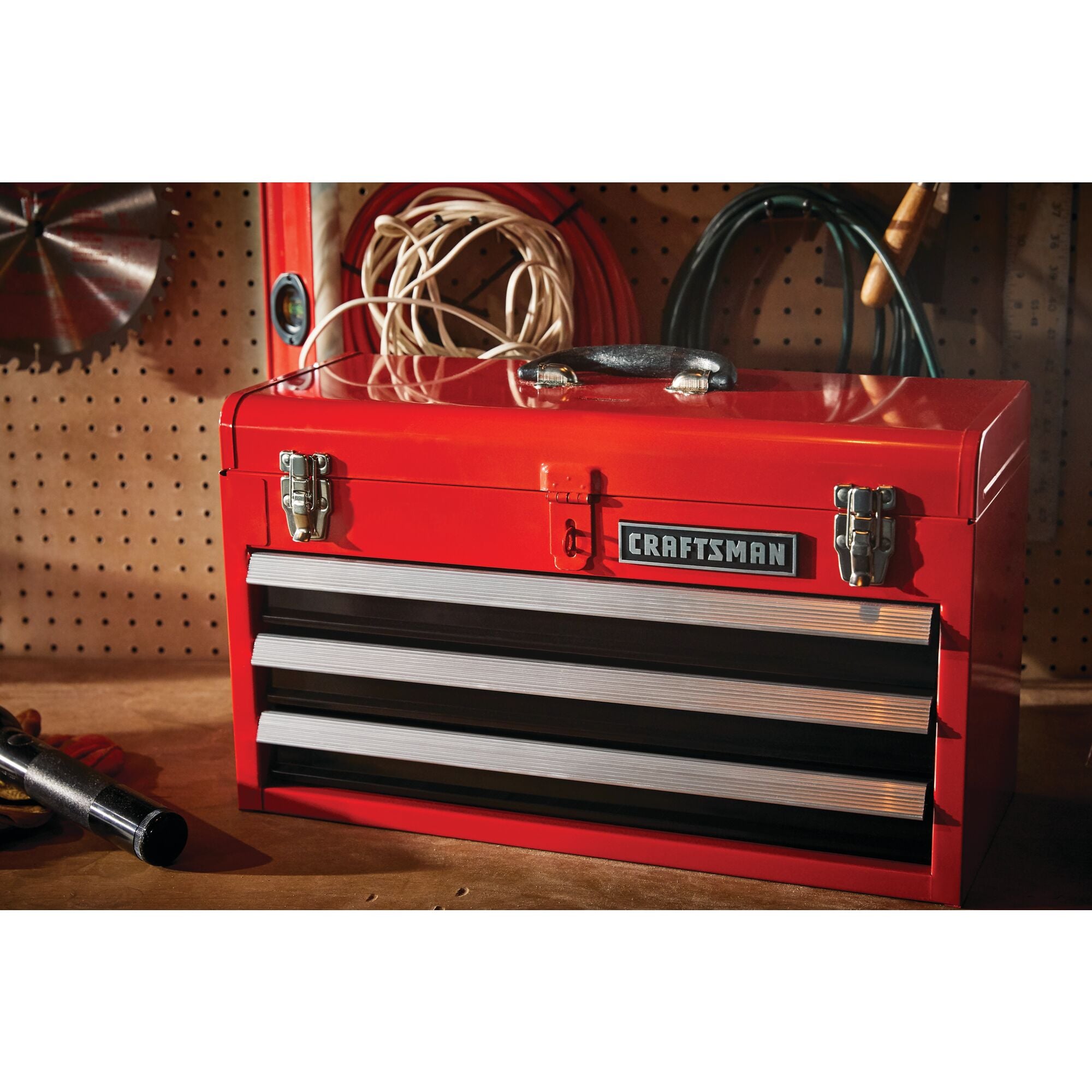 Caja de herramientas de acero rojo portátil CRAFTSMAN de 20.5 pulgadas de ancho x 12 pulgadas de alto x 8.5 pulgadas de profundidad con 3 cajones CMST98245RB