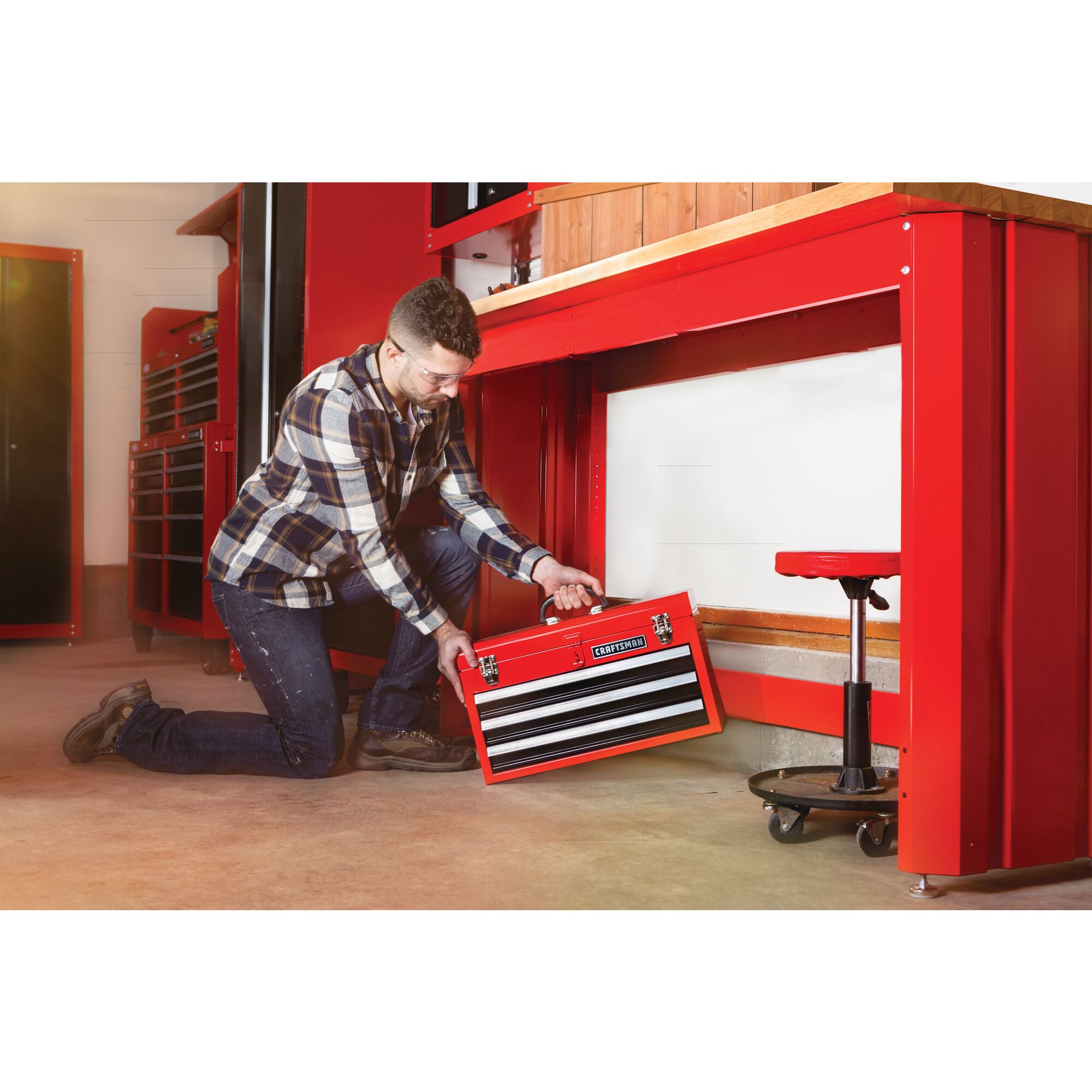 Caja de herramientas de acero rojo portátil CRAFTSMAN de 20.5 pulgadas de ancho x 12 pulgadas de alto x 8.5 pulgadas de profundidad con 3 cajones CMST98245RB