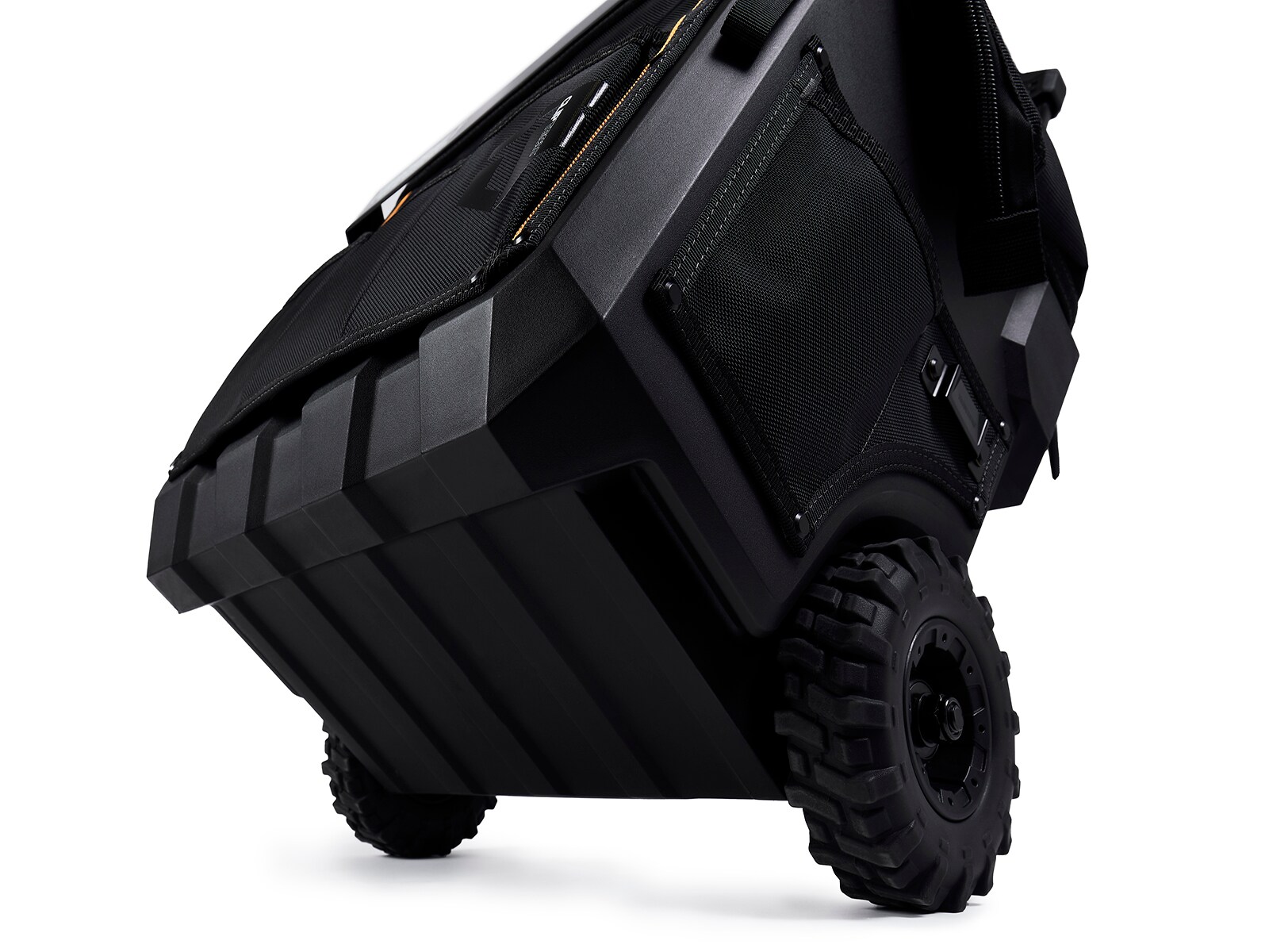 Bolsa de herramientas rodante con cremallera TOUGHBUILT Massive Mouth Hard Bottom XL de poliéster negro de 18 pulgadas de ancho x 14.5 pulgadas de profundidad x 19.5 pulgadas de largo TBL-CT-61-18