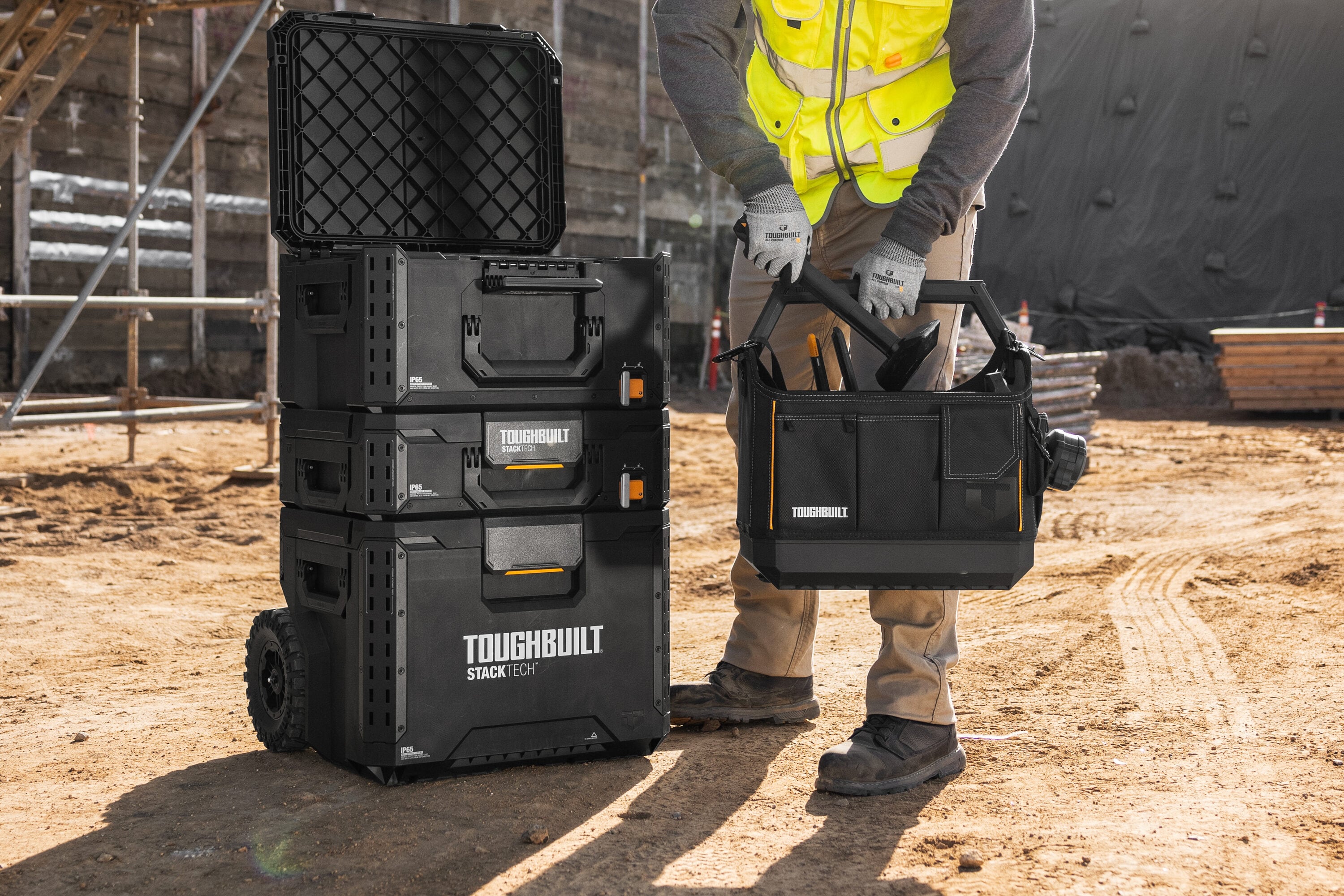 Tote para herramientas TOUGHBUILT STACKTECH de poliéster negro de 18 pulgadas de ancho x 12 pulgadas de profundidad x 14.8 pulgadas de largo TB-B1-S-80C