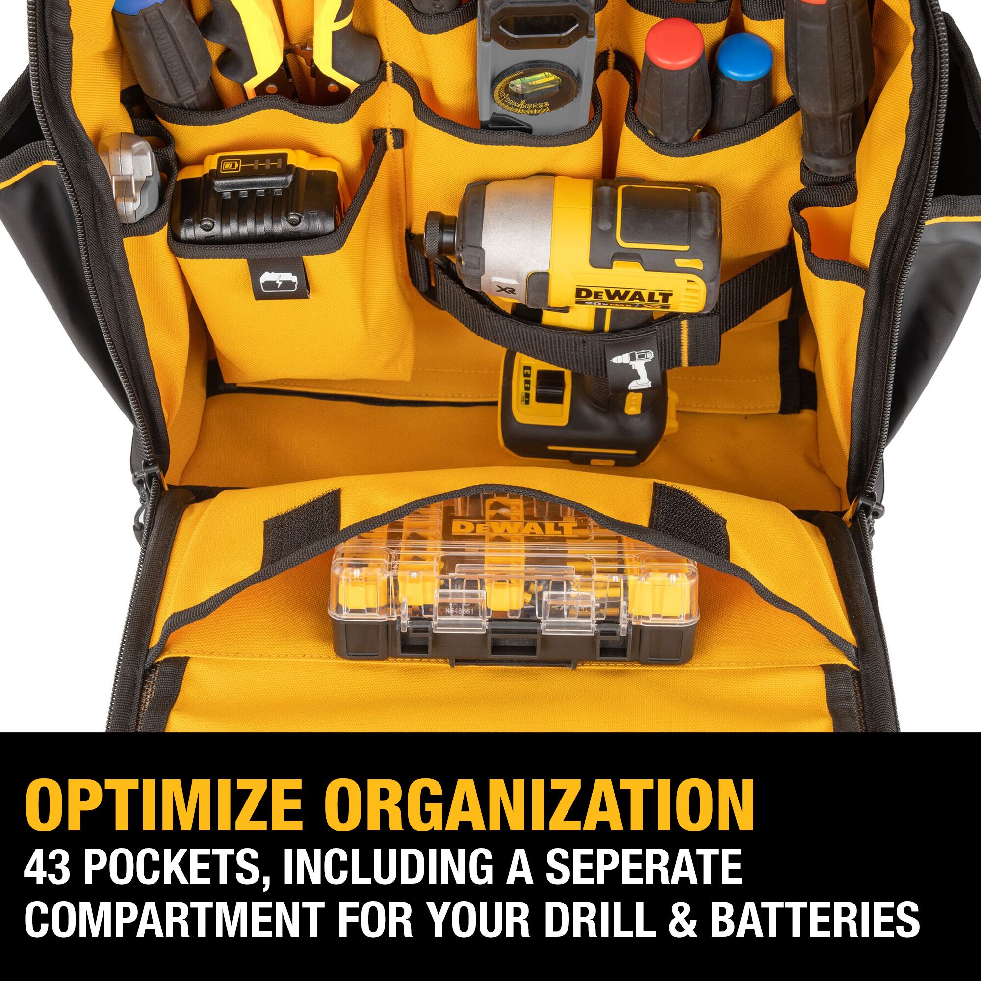 Mochila con cierre DEWALT de poliéster negro y amarillo de 7.75 pulgadas de ancho x 18.75 pulgadas de profundidad x 13.75 pulgadas de largo DWST560102