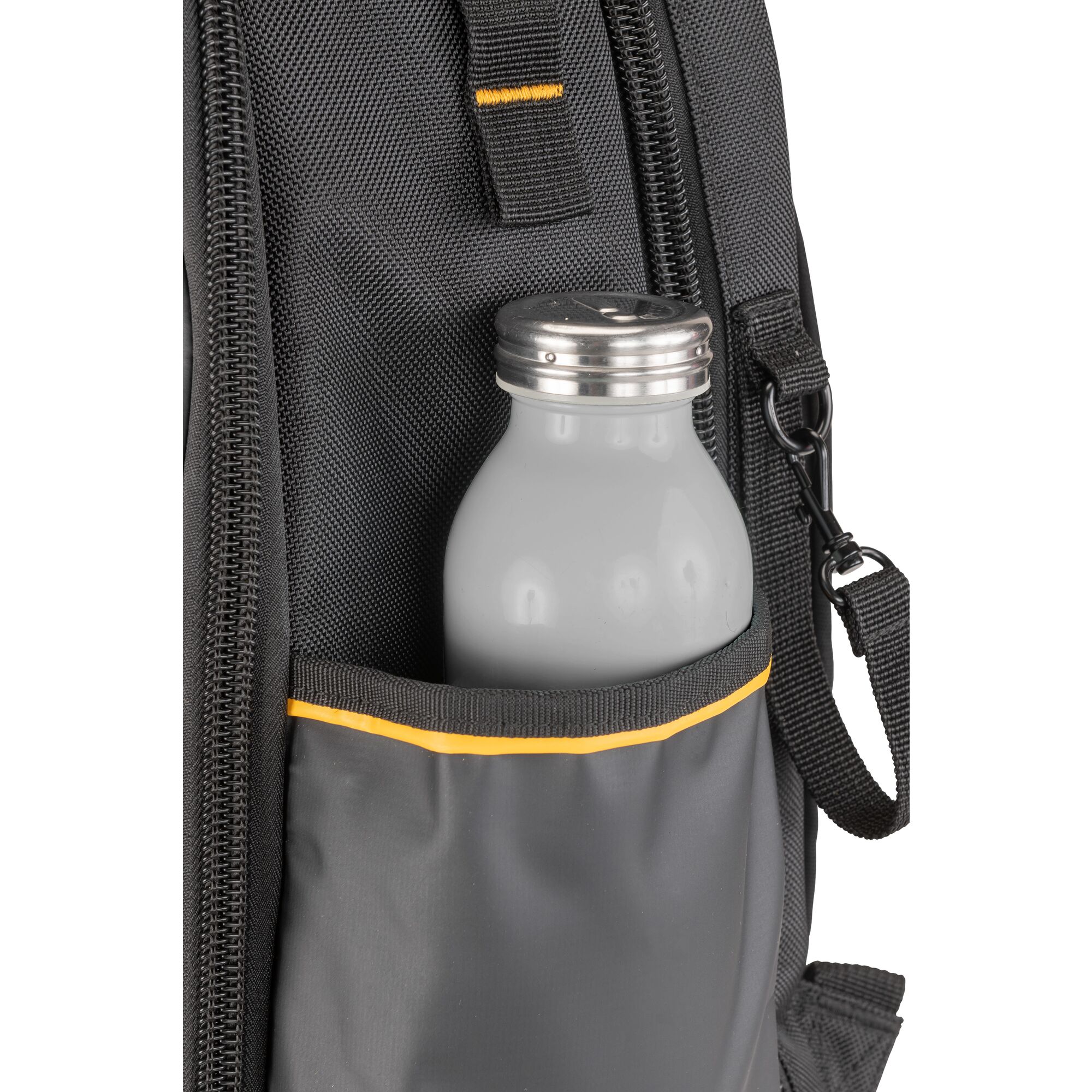 Mochila con cierre DEWALT de poliéster negro y amarillo de 7.75 pulgadas de ancho x 18.75 pulgadas de profundidad x 13.75 pulgadas de largo DWST560102