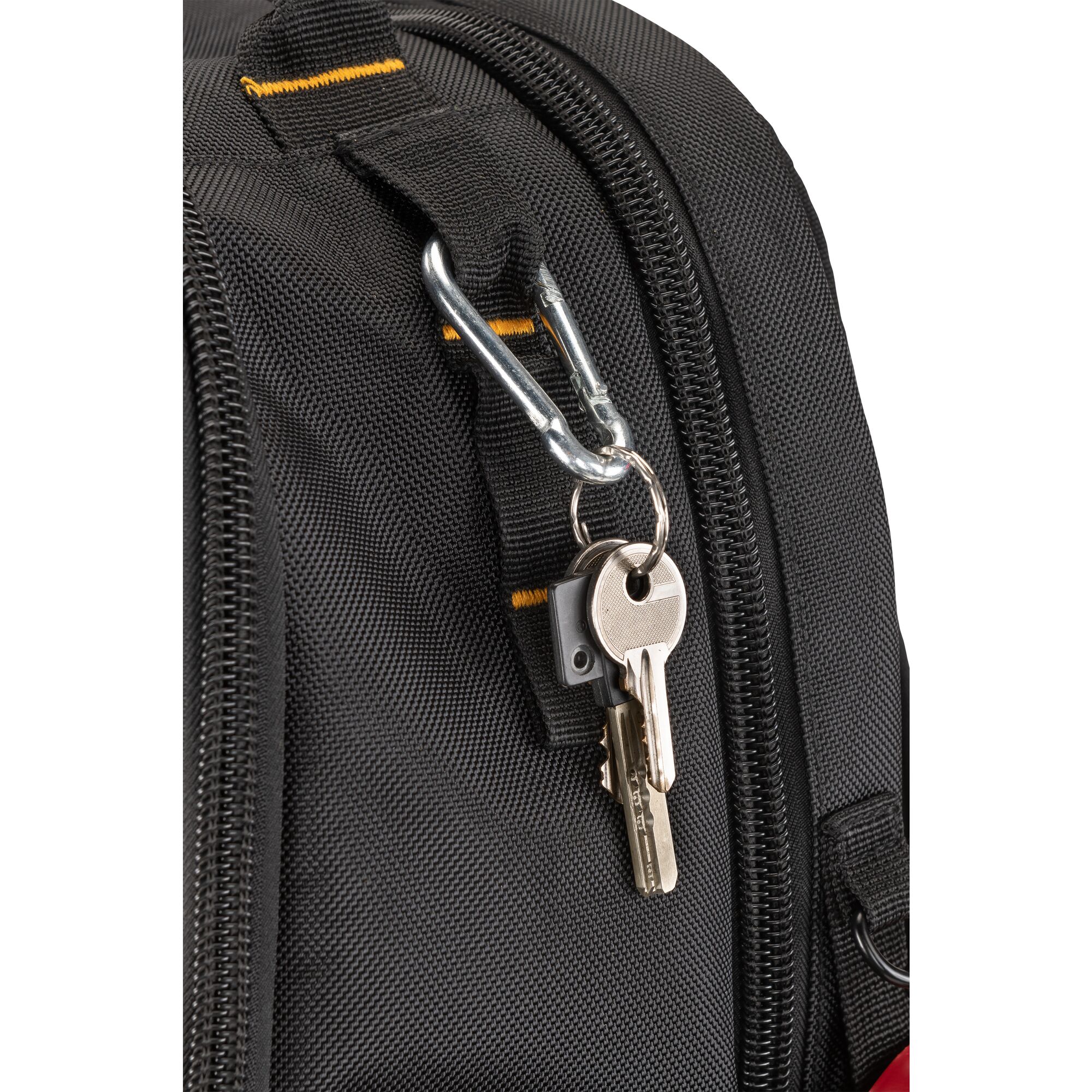Mochila con cierre DEWALT de poliéster negro y amarillo de 7.75 pulgadas de ancho x 18.75 pulgadas de profundidad x 13.75 pulgadas de largo DWST560102