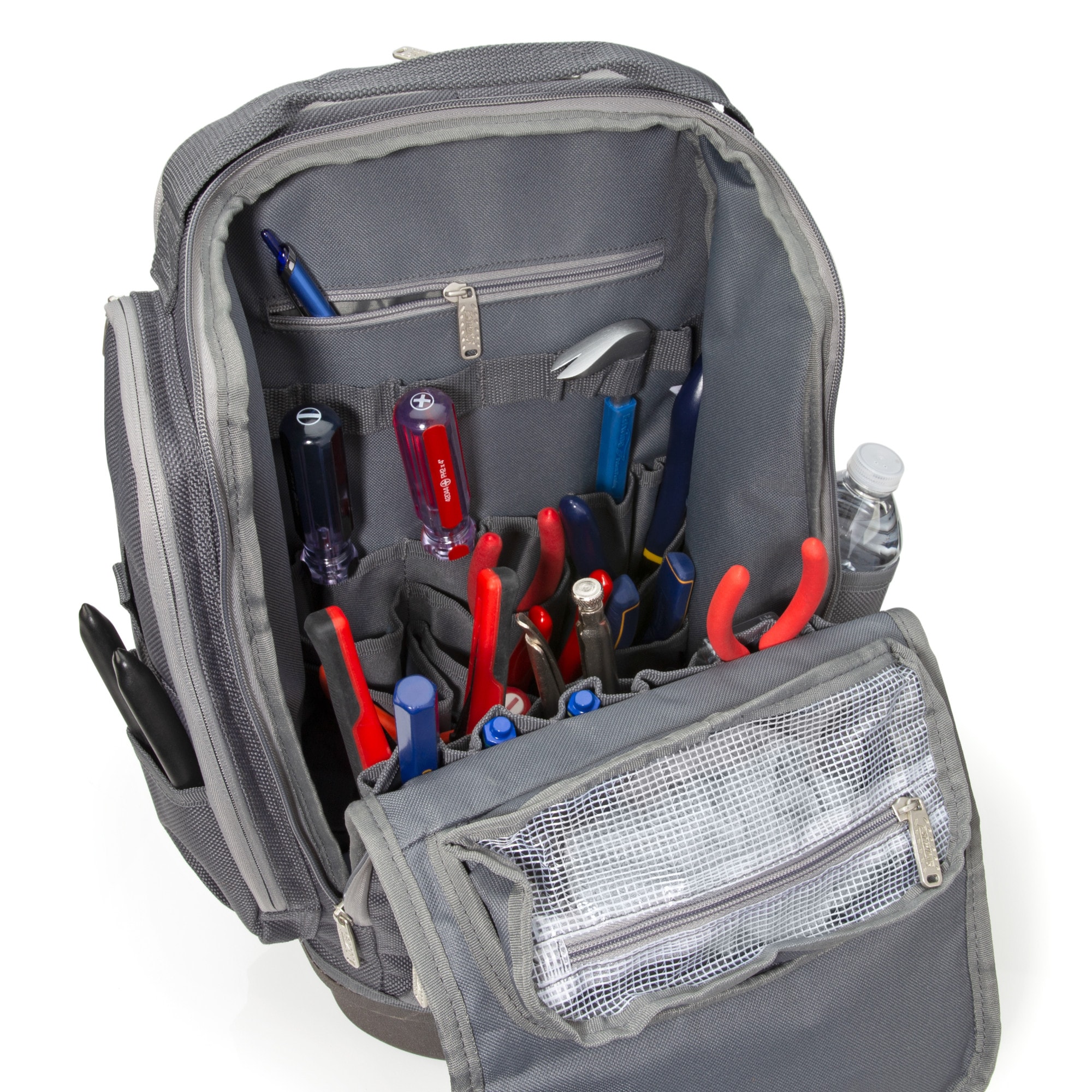 Mochila con cierre Estwing gris/marrón de poliéster de 20 pulgadas de ancho x 12.5 pulgadas de profundidad x 10 pulgadas de largo 94759