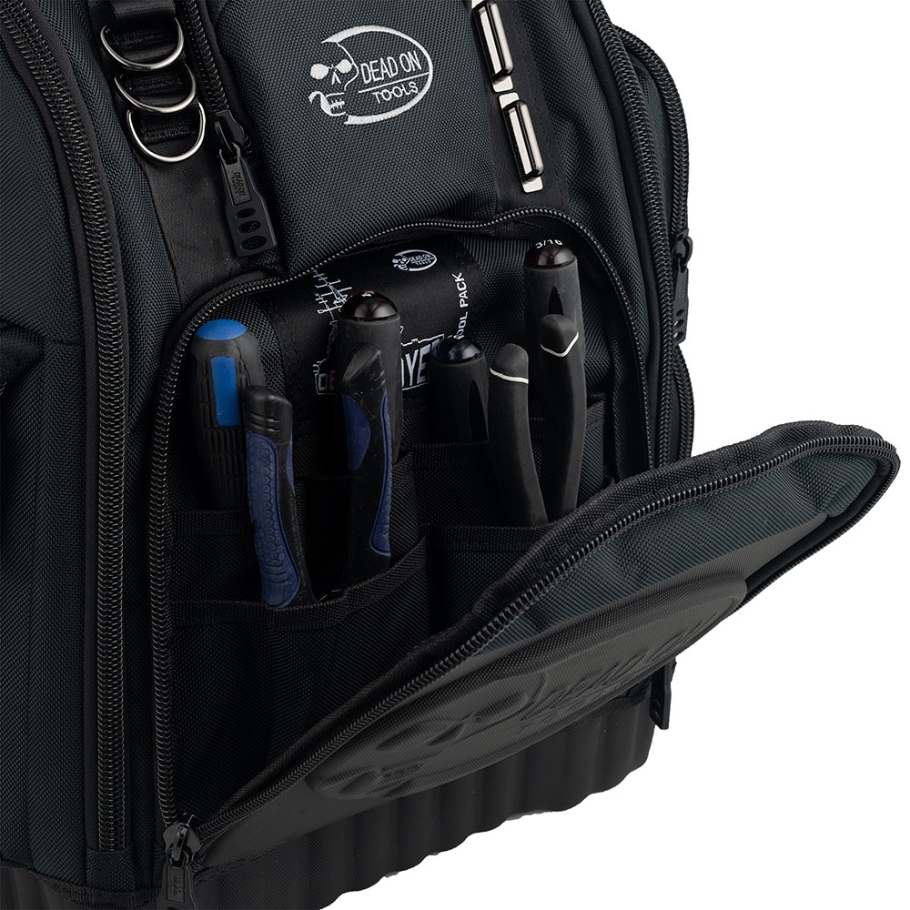 Mochila Dead On Destroyer Tech Pack Negro Poliéster 16 pulgadas de ancho x 9.5 pulgadas de profundidad x 19 pulgadas de largo con cierre de cremallera DO-DES