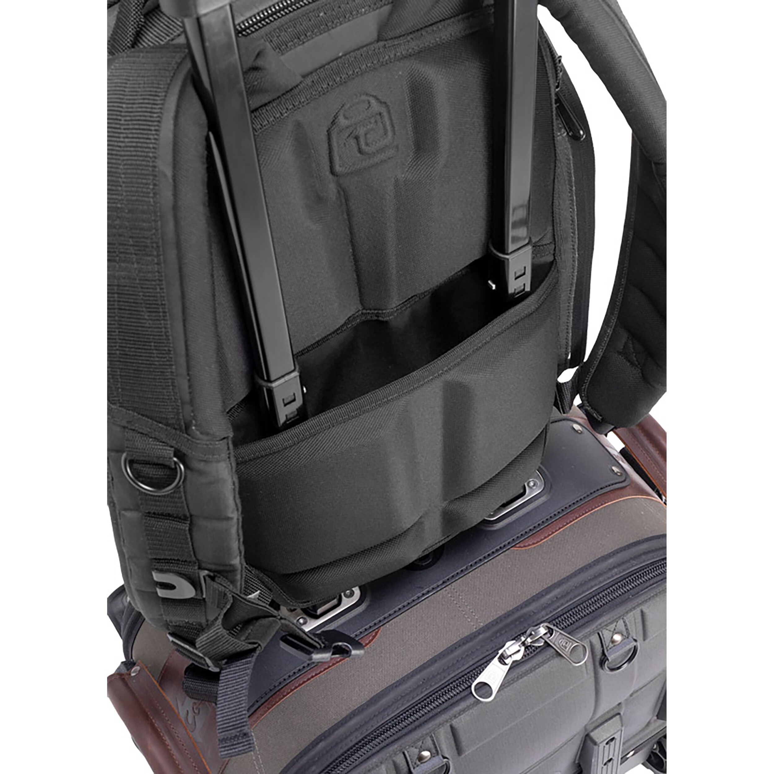 Mochila con cierre Veto Pro Pac CAMO - Mossy Oak Country DNA Nylon 16 pulgadas de ancho x 10 pulgadas de profundidad x 19.5 pulgadas de largo VPP10536