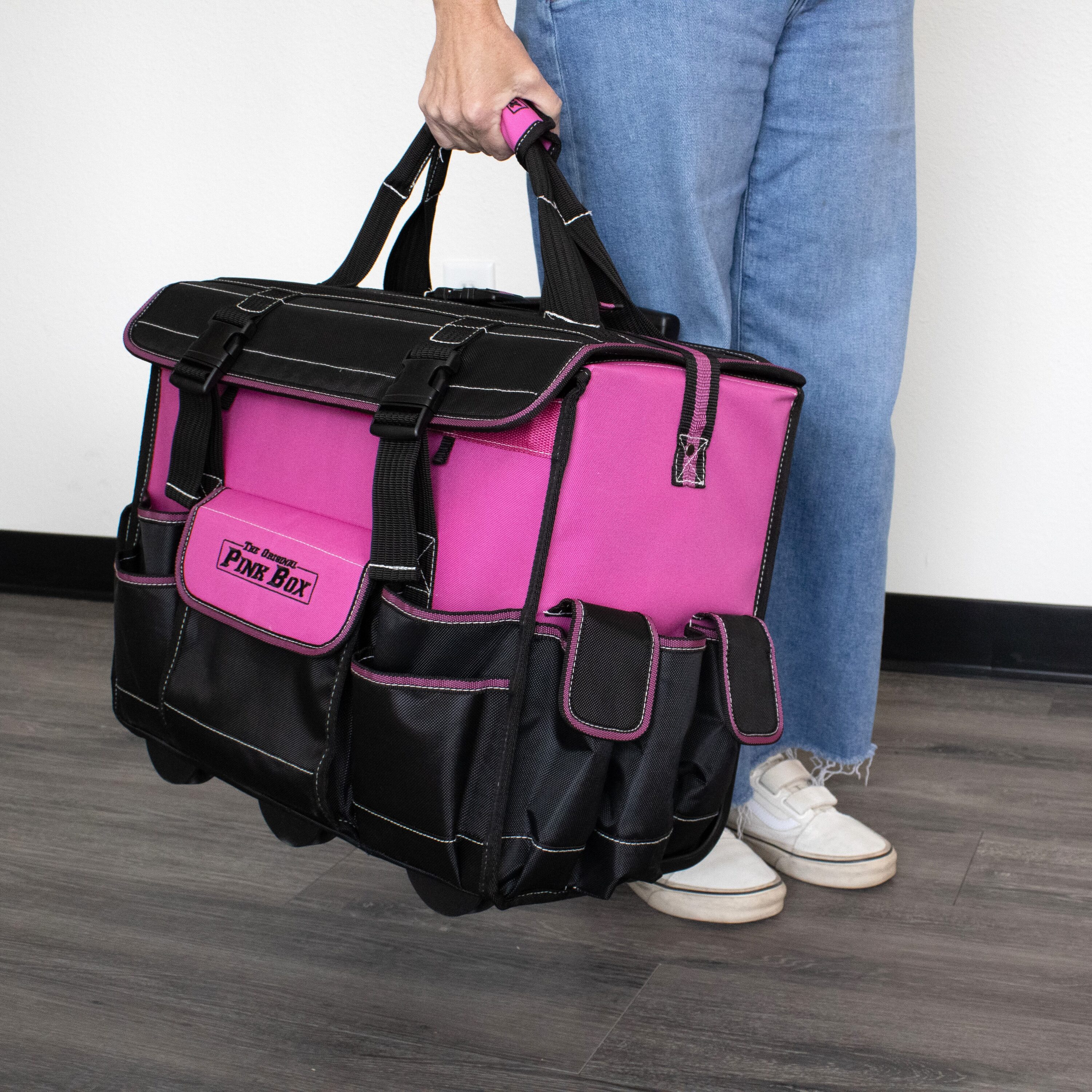 Bolsa de herramientas rodante original de The Original Pink Box, rosada de lona de 18.25 pulgadas de ancho x 15.25 pulgadas de profundidad x 10.5 pulgadas de largo con cierre de gancho y lazo PB18RTB