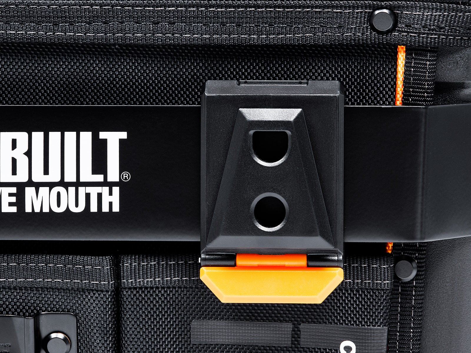 Bolsa de herramientas TOUGHBUILT Massive Mouth M de plástico negro de 12 pulgadas de ancho x 11 pulgadas de profundidad x 15 pulgadas de largo TBL-CT-62-12
