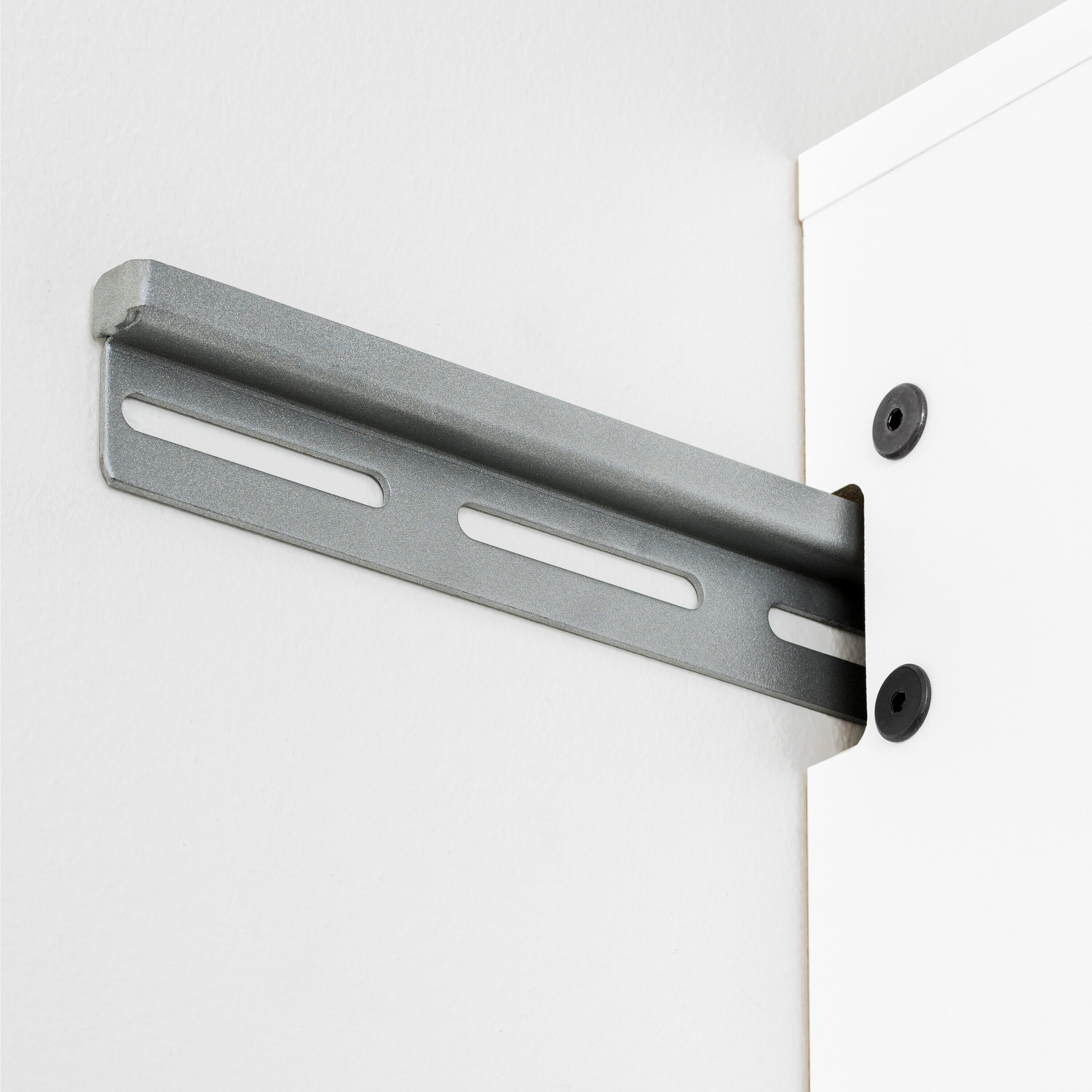 Sistema de almacenamiento para garaje Prepac HangUps blanco de madera compuesta con 4 gabinetes de 66 pulgadas de ancho, 72 pulgadas de alto y 20 pulgadas de profundidad WRGW-0711-4M