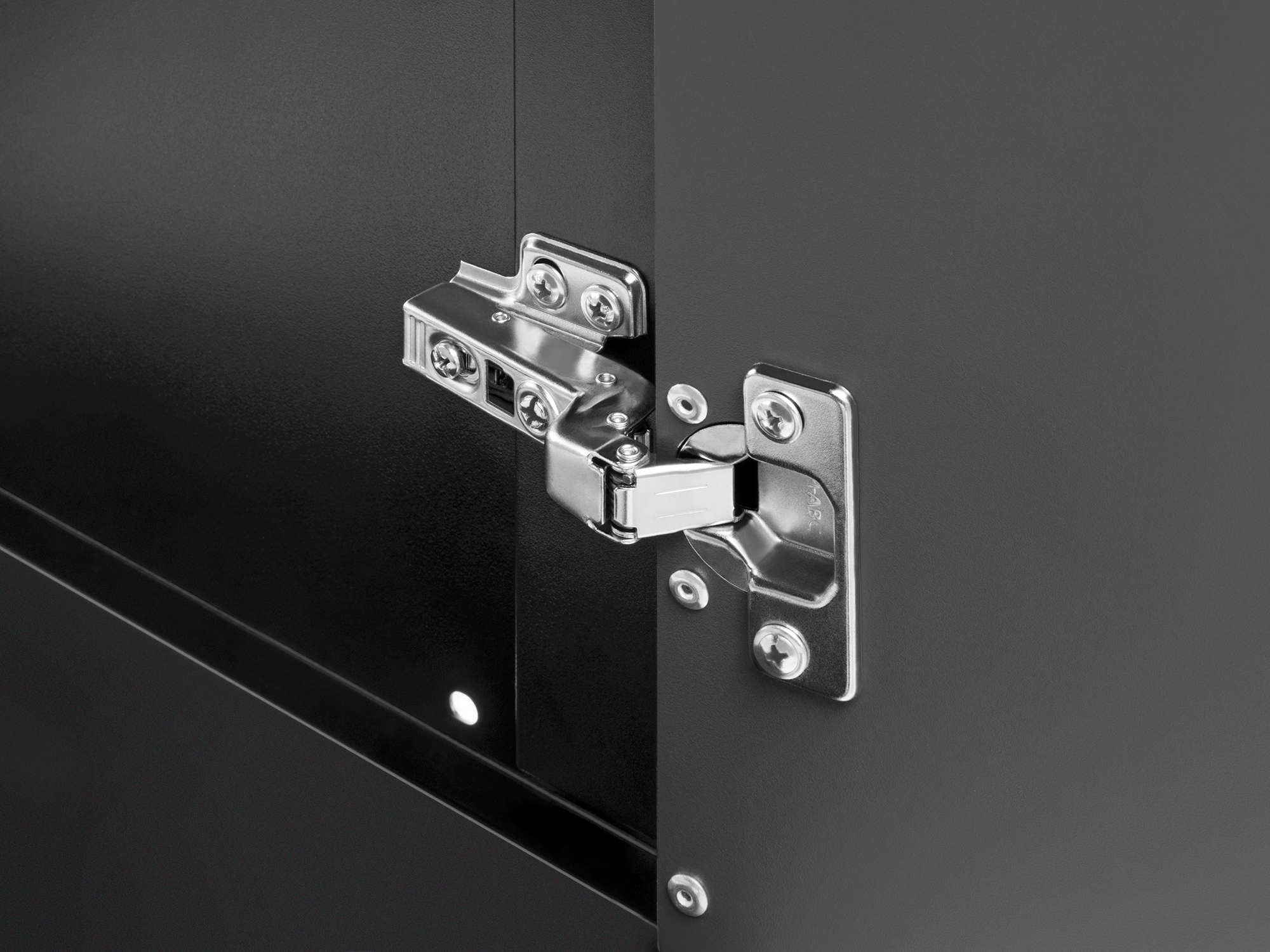 Sistema de almacenamiento de garaje de acero Platinum con 13 gabinetes de NewAge Products de 304 pulgadas de ancho x 84.75 pulgadas de alto x 24 pulgadas de profundidad 58936.