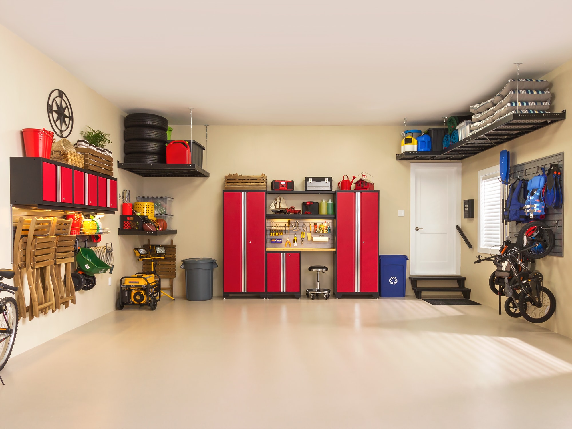 Sistema de almacenamiento para garaje de acero rojo profundo de 10 gabinetes NewAge Products de 186.0 pulgadas de ancho x 76.75 pulgadas de alto x 18.0 pulgadas de profundidad 50637