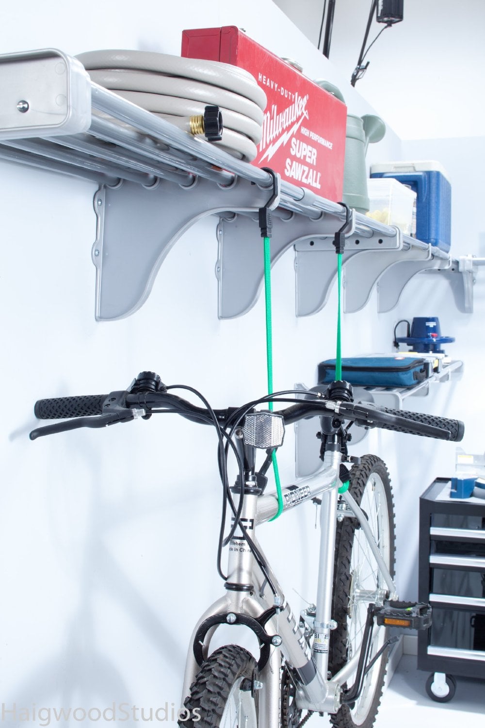 Sistema de almacenamiento para garaje de acero plateado EZ Shelf 225 pulgadas de ancho x 12 pulgadas de profundidad EZS-G-S72S-3
