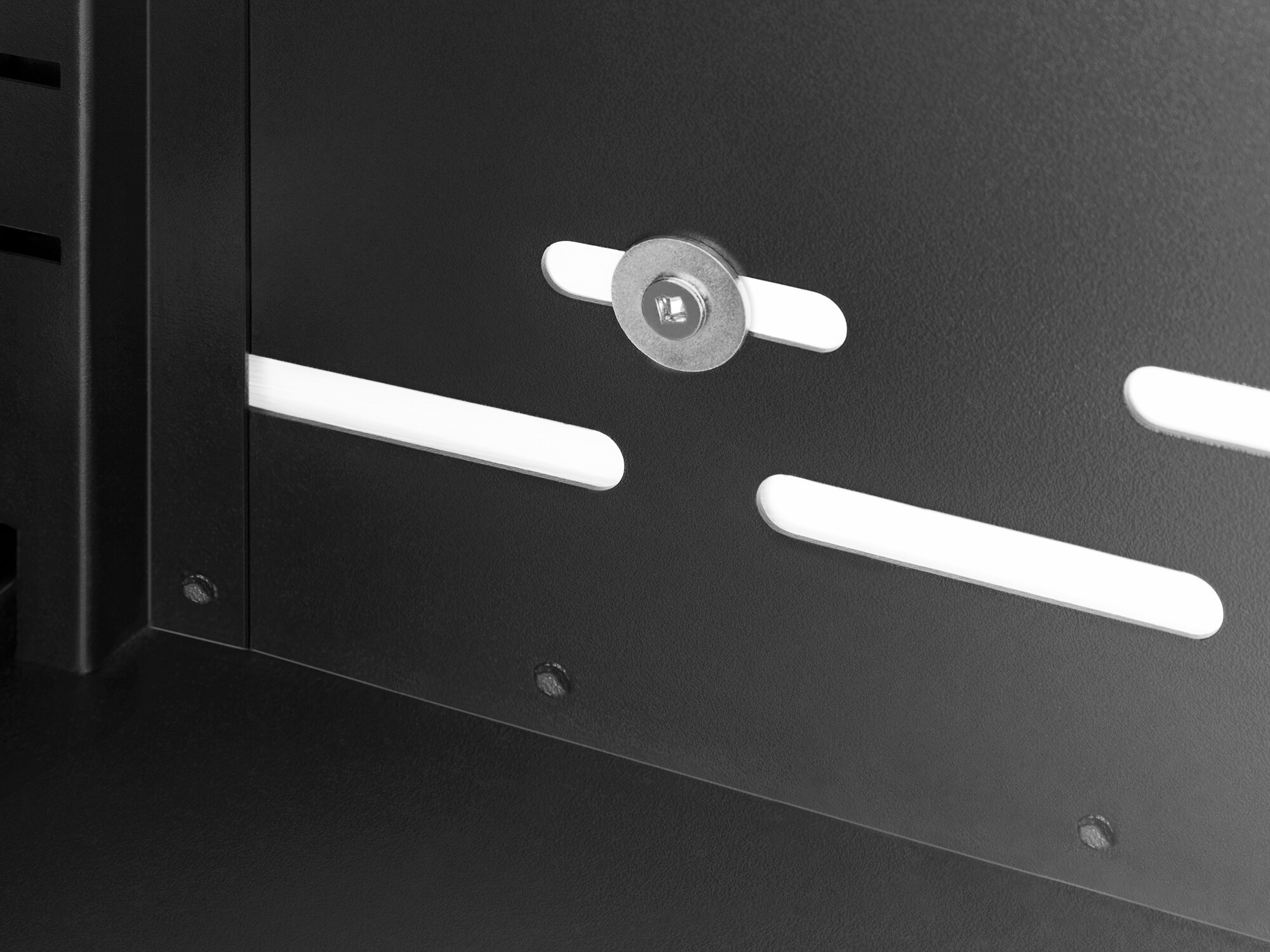 Sistema de almacenamiento para garage en acero gris carbón de 12 gabinetes NewAge Products de 256.0 pulgadas de ancho, 84.75 pulgadas de alto y 24.0 pulgadas de profundidad 52198