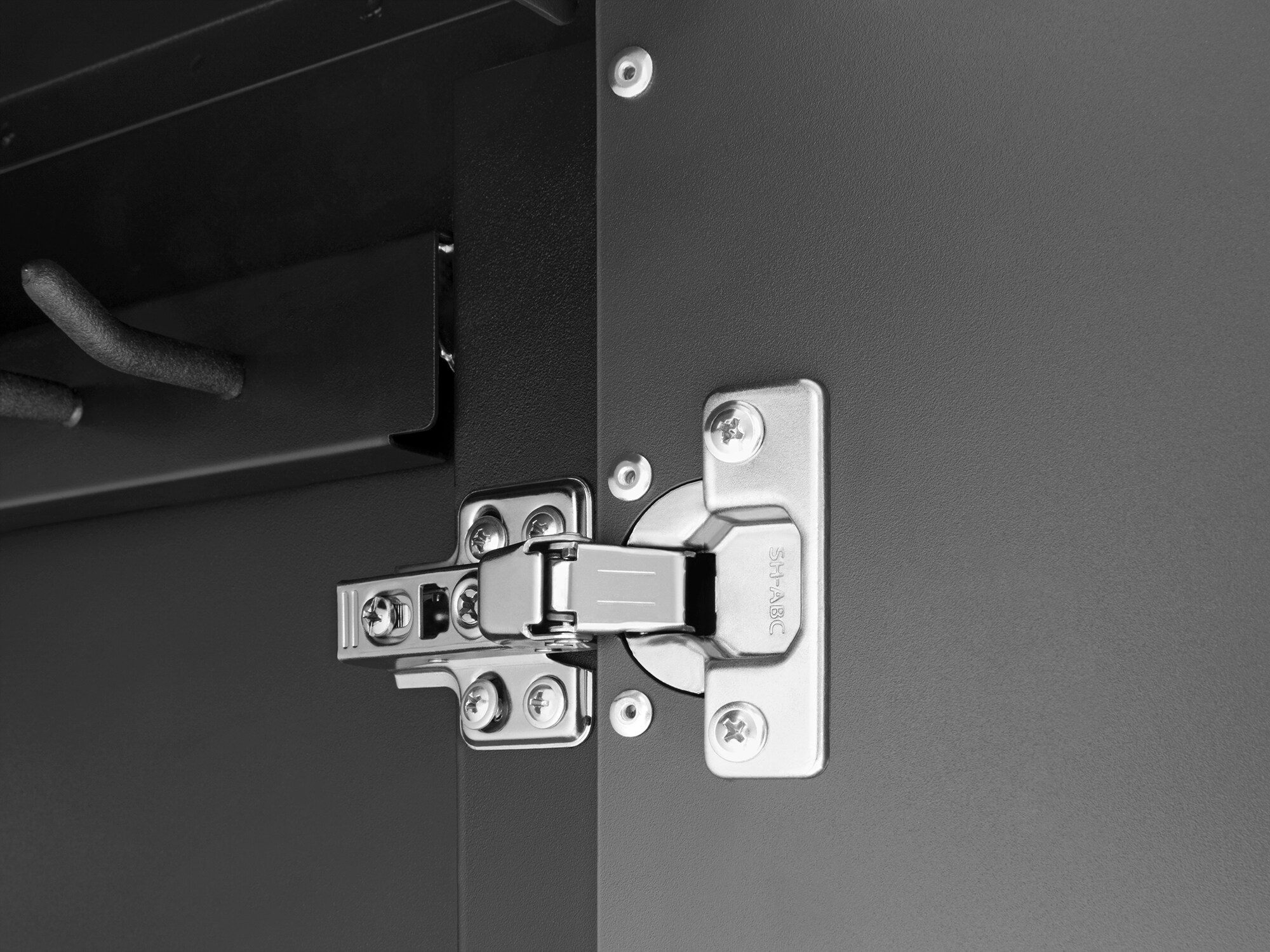 Sistema de almacenamiento para garage en acero gris carbón de 12 gabinetes NewAge Products de 256.0 pulgadas de ancho, 84.75 pulgadas de alto y 24.0 pulgadas de profundidad 52198