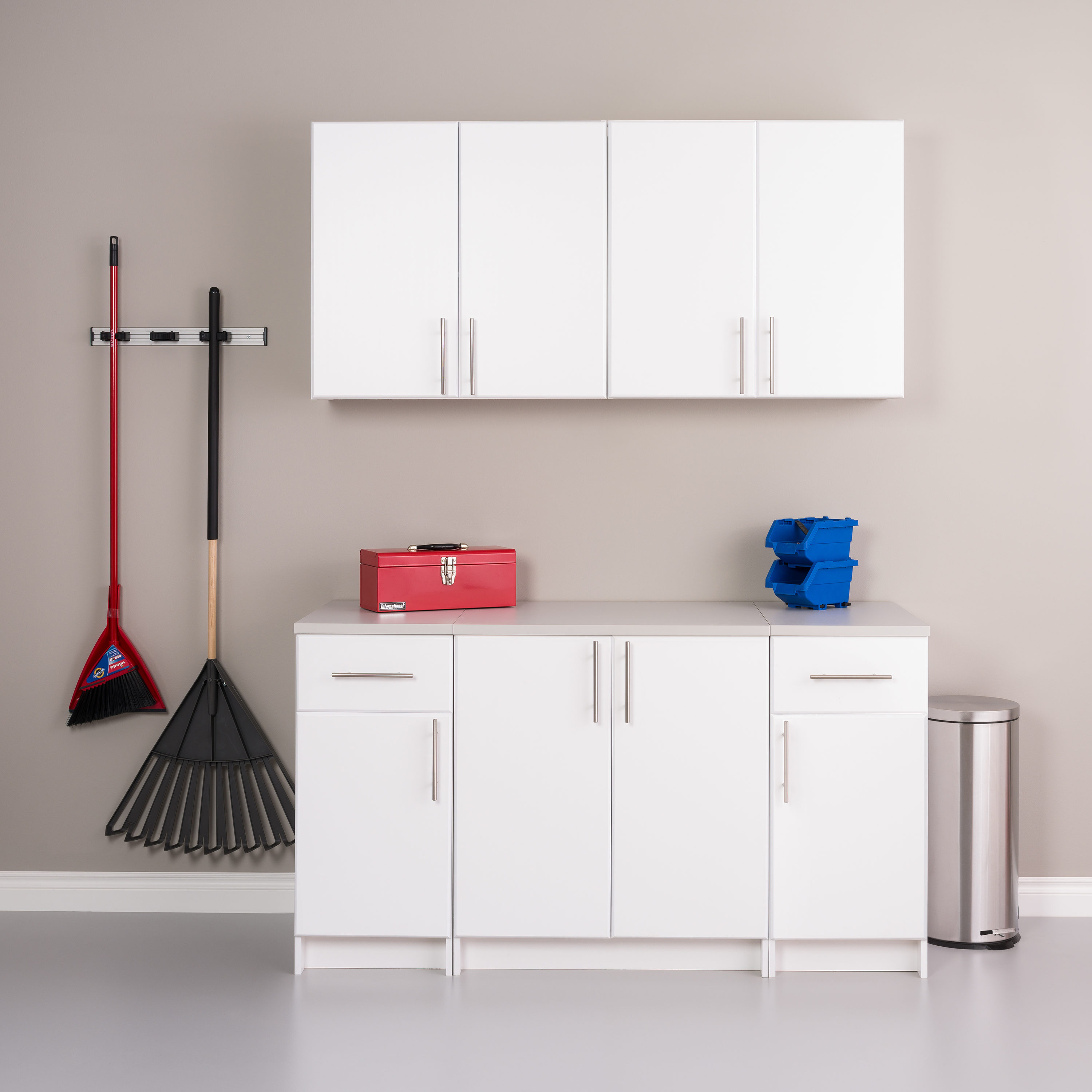 Gabinete de almacenamiento utilitario blanco independiente o para montar en la pared de compuesto de madera de 64 pulgadas de ancho x 89 pulgadas de alto Elite de Prepac WRSX-1011-5M