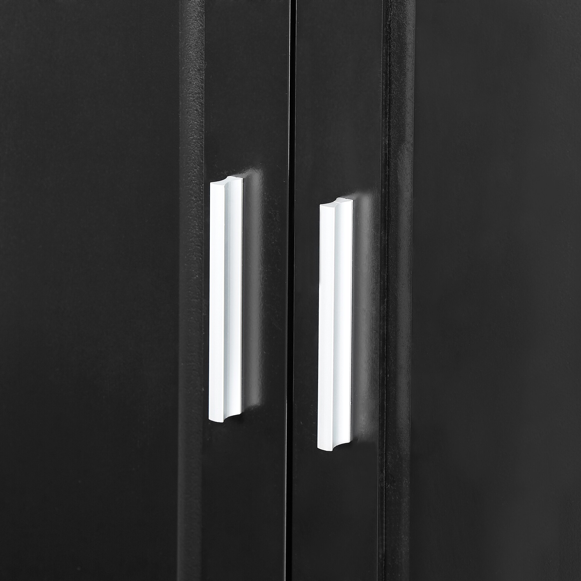 Gabinete de almacenamiento utilitario independiente negro de MDF Siavonce de 32 pulgadas de ancho por 63.2 pulgadas de alto XH60023
