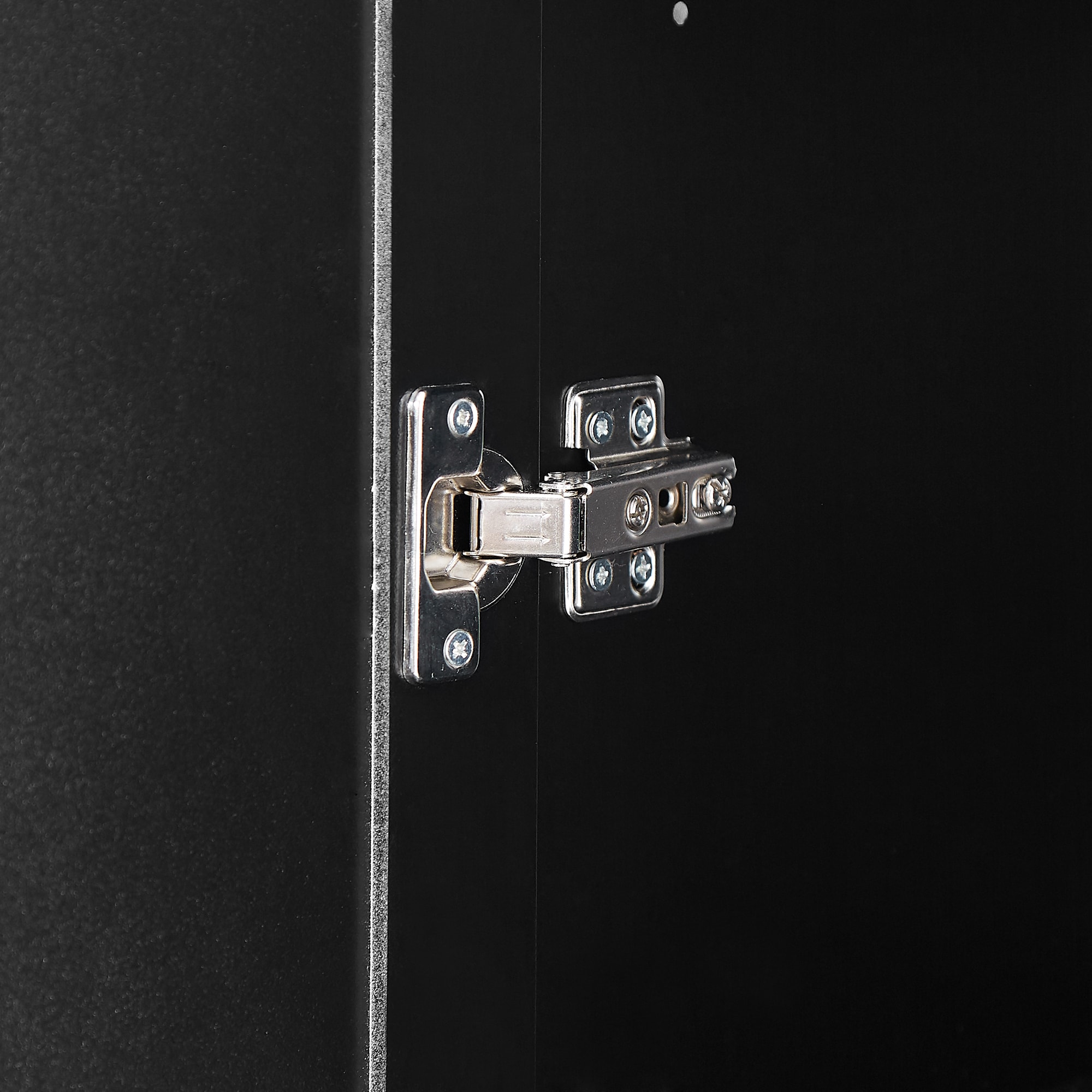 Gabinete de almacenamiento utilitario independiente negro de MDF Siavonce de 32 pulgadas de ancho por 63.2 pulgadas de alto XH60023